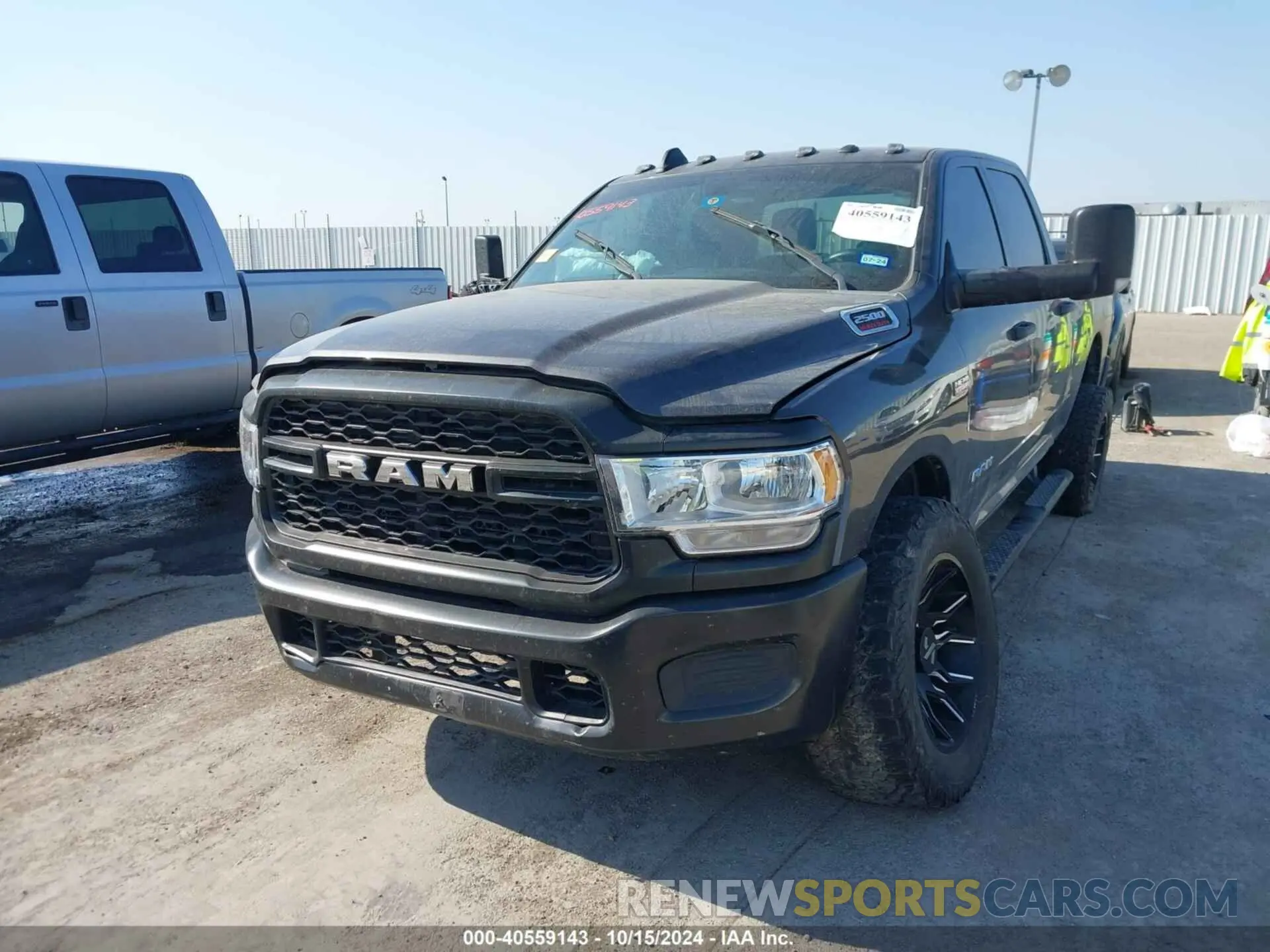 12 fotografías del automóvil dañado 3C6UR5CJ1MG584023 RAM 2500 2021