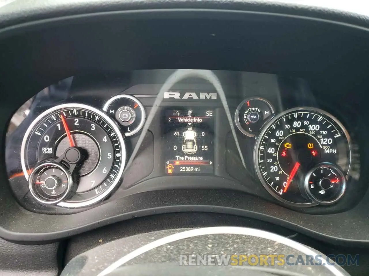 9 fotografías del automóvil dañado 3C6UR5CJ2MG561219 RAM 2500 2021