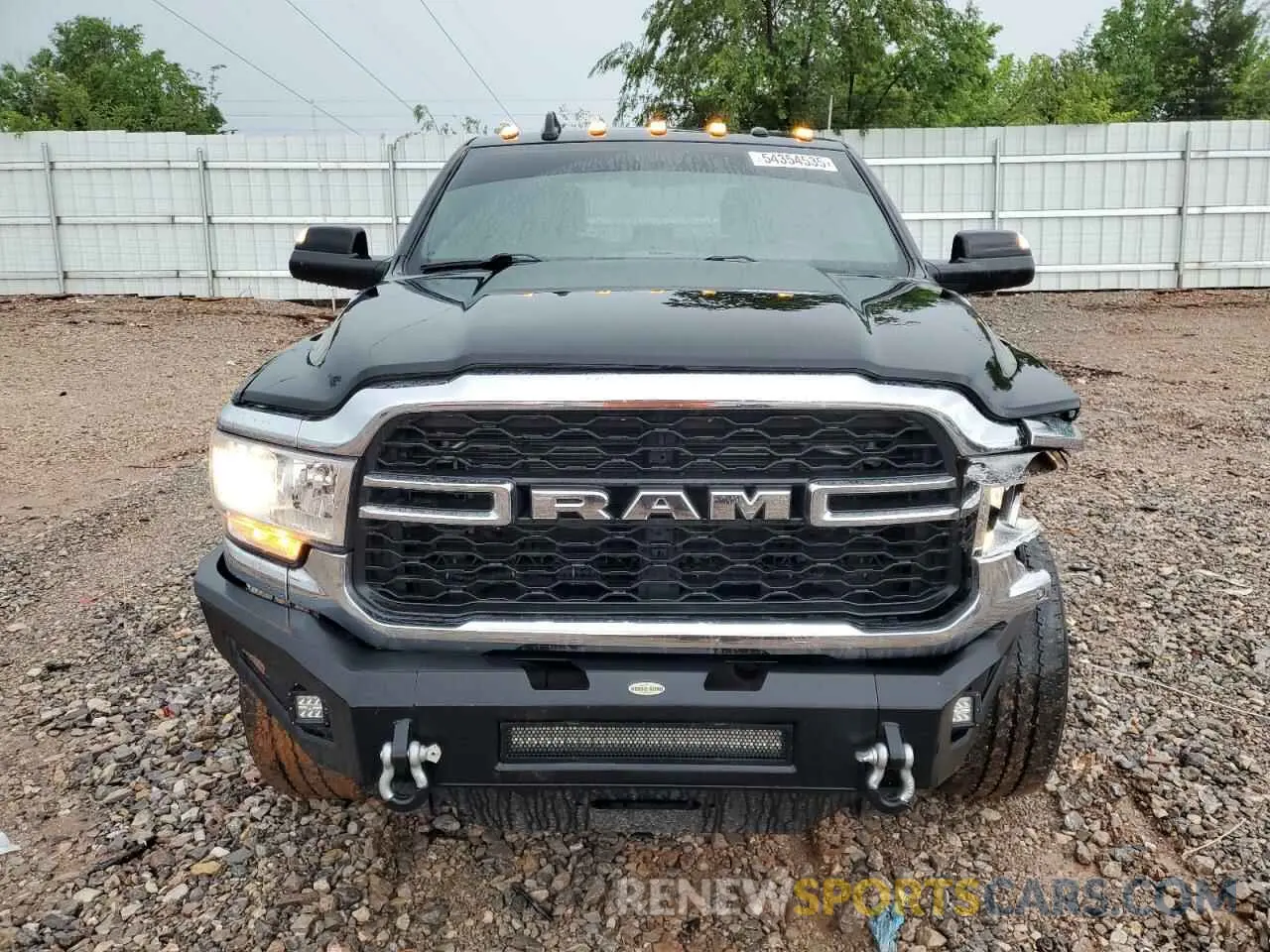 5 fotografías del automóvil dañado 3C6UR5CJ4MG591600 RAM 2500 2021