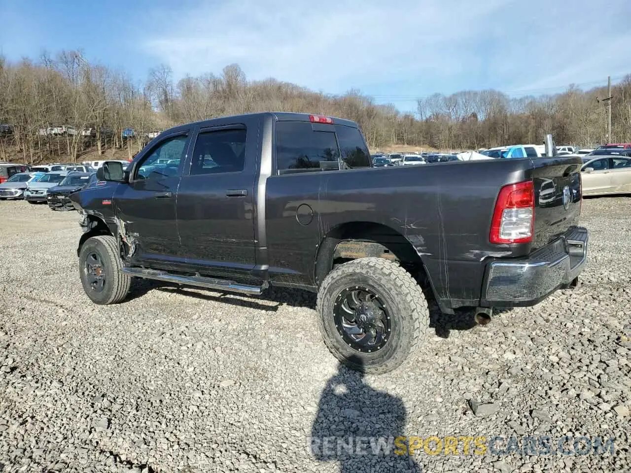 2 fotografías del automóvil dañado 3C6UR5CJ6MG659413 RAM 2500 2021
