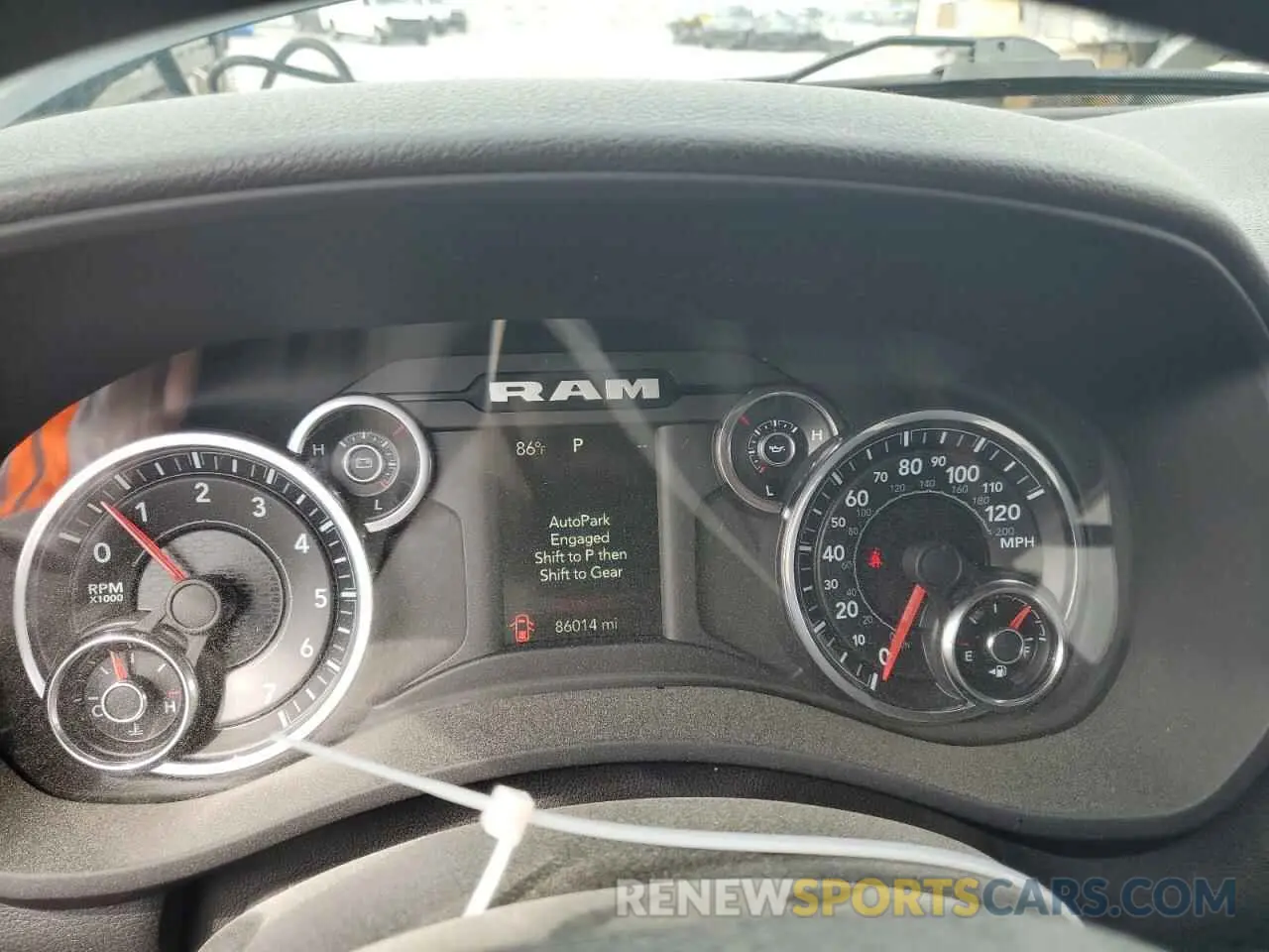 9 fotografías del automóvil dañado 3C6UR5CJ6MG695991 RAM 2500 2021