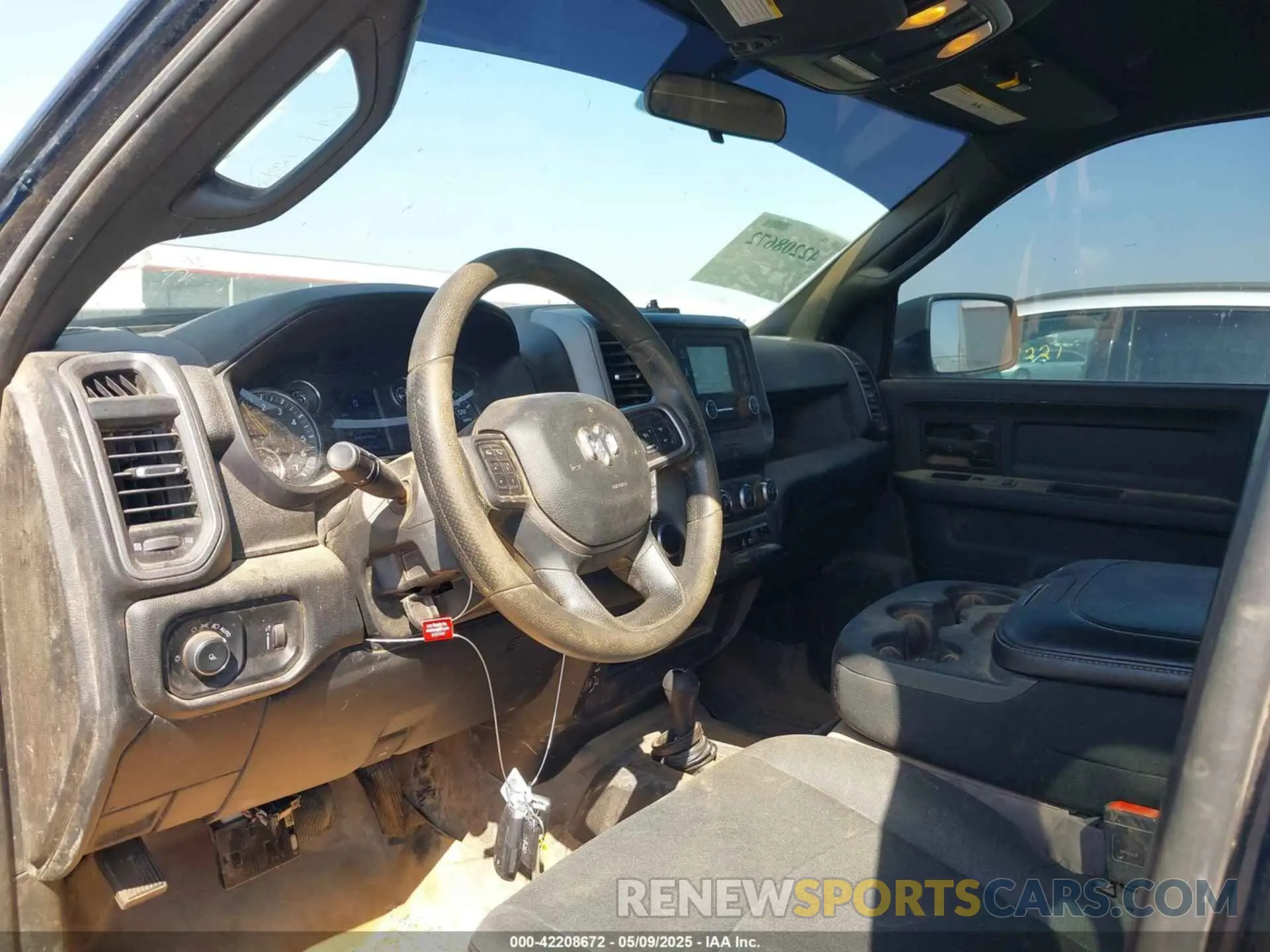 18 fotografías del automóvil dañado 3C6UR5CJ8MG656626 RAM 2500 2021