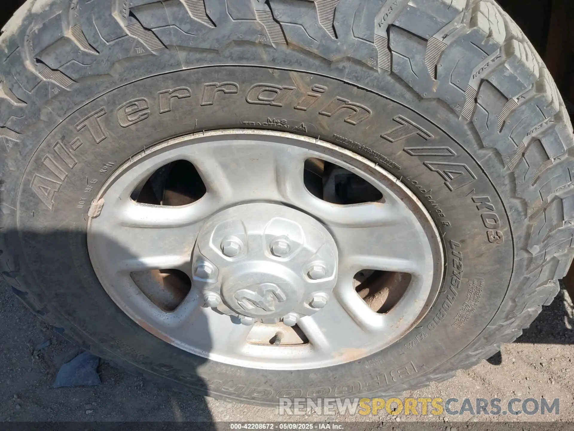 20 fotografías del automóvil dañado 3C6UR5CJ8MG656626 RAM 2500 2021