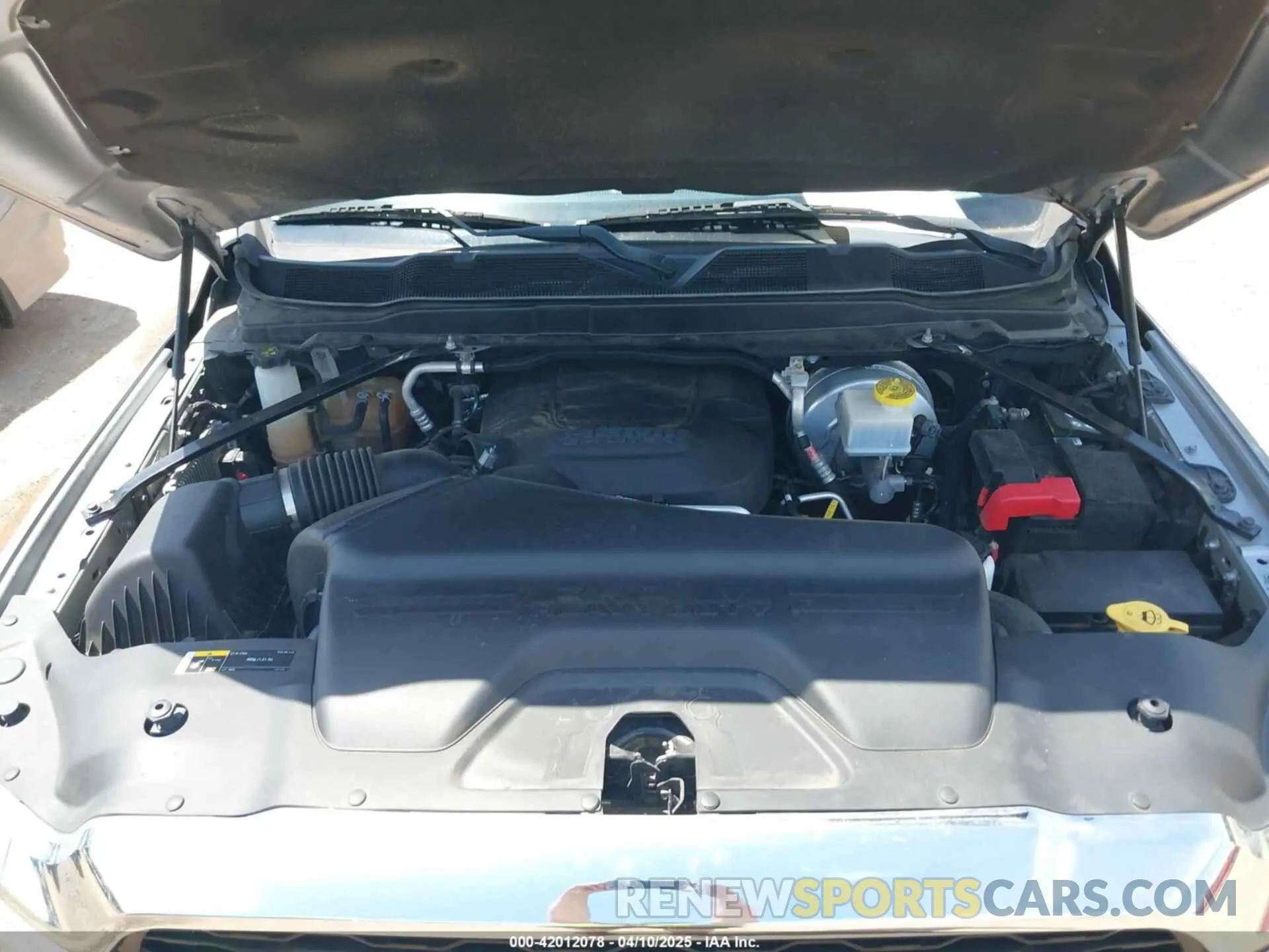 10 fotografías del automóvil dañado 3C6UR5CJXMG699073 RAM 2500 2021