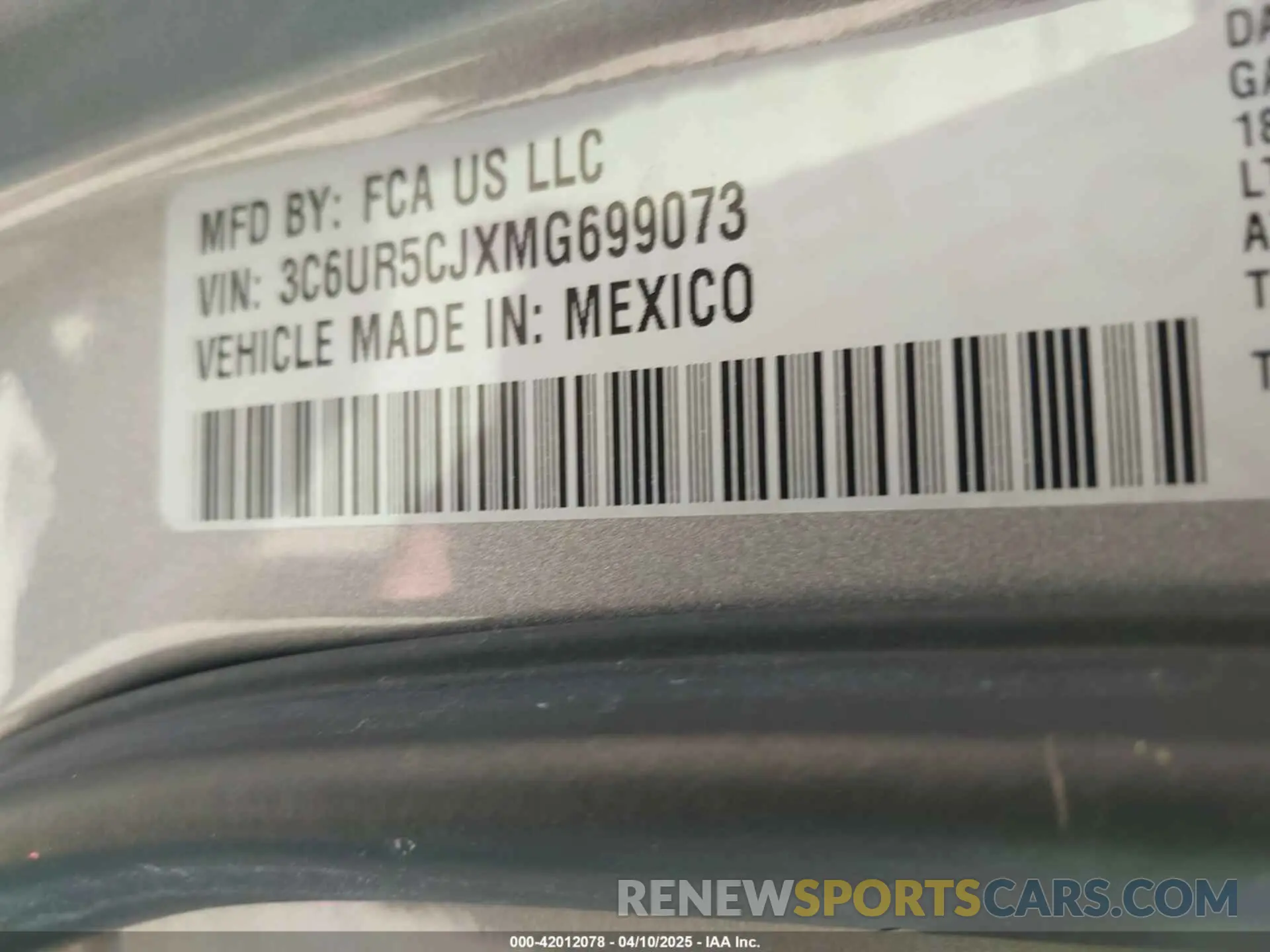 9 fotografías del automóvil dañado 3C6UR5CJXMG699073 RAM 2500 2021