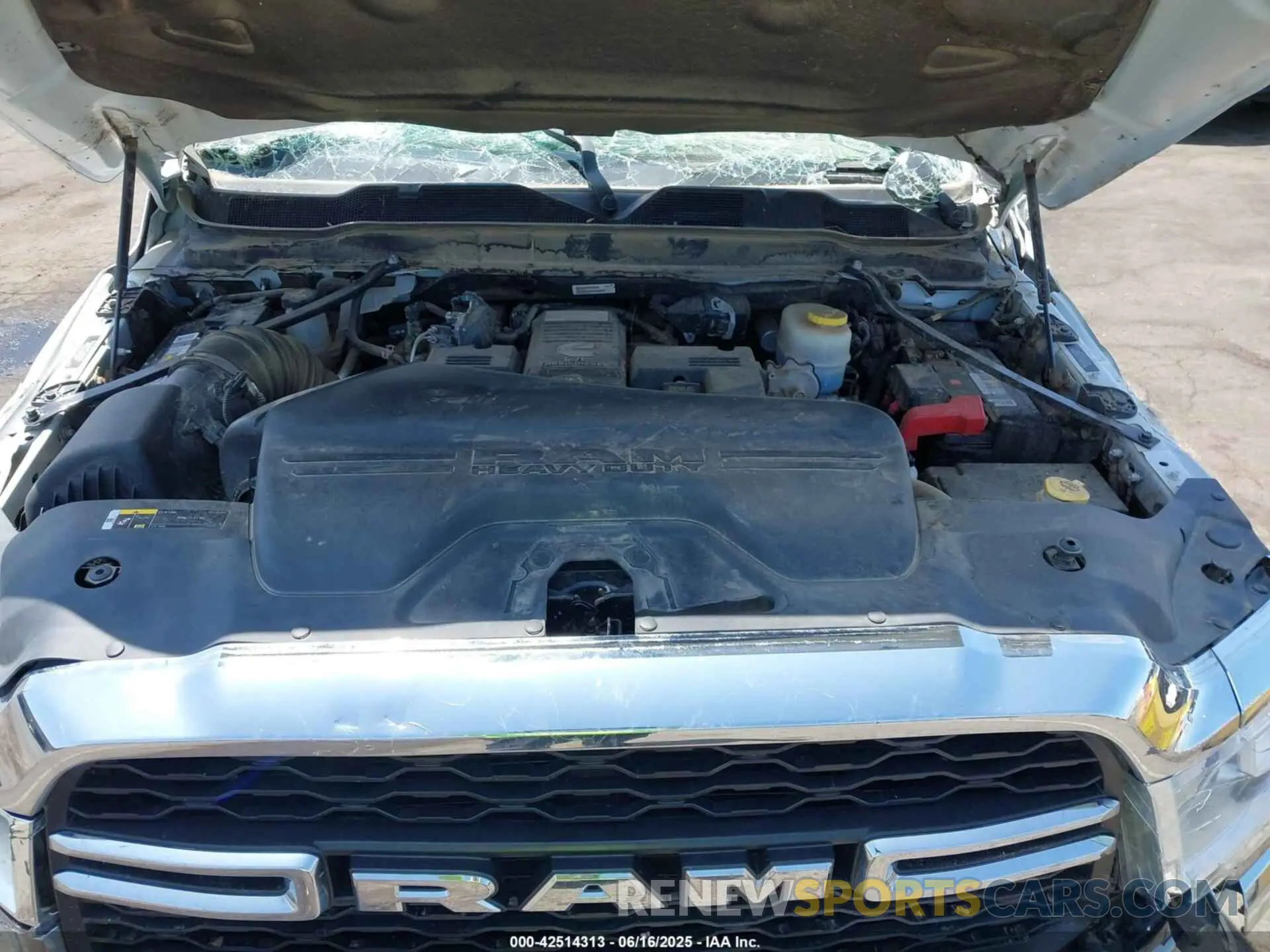 10 fotografías del automóvil dañado 3C6UR5CL1MG630533 RAM 2500 2021