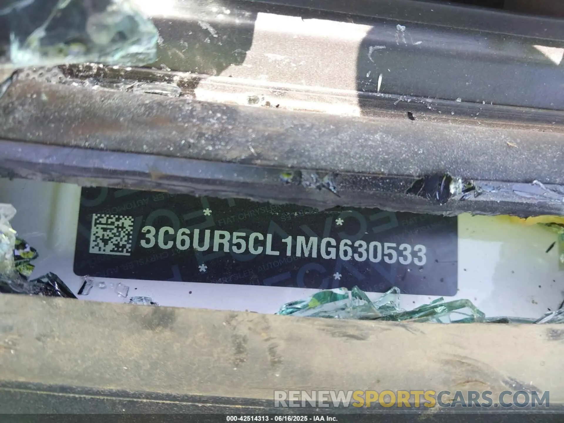 9 fotografías del automóvil dañado 3C6UR5CL1MG630533 RAM 2500 2021