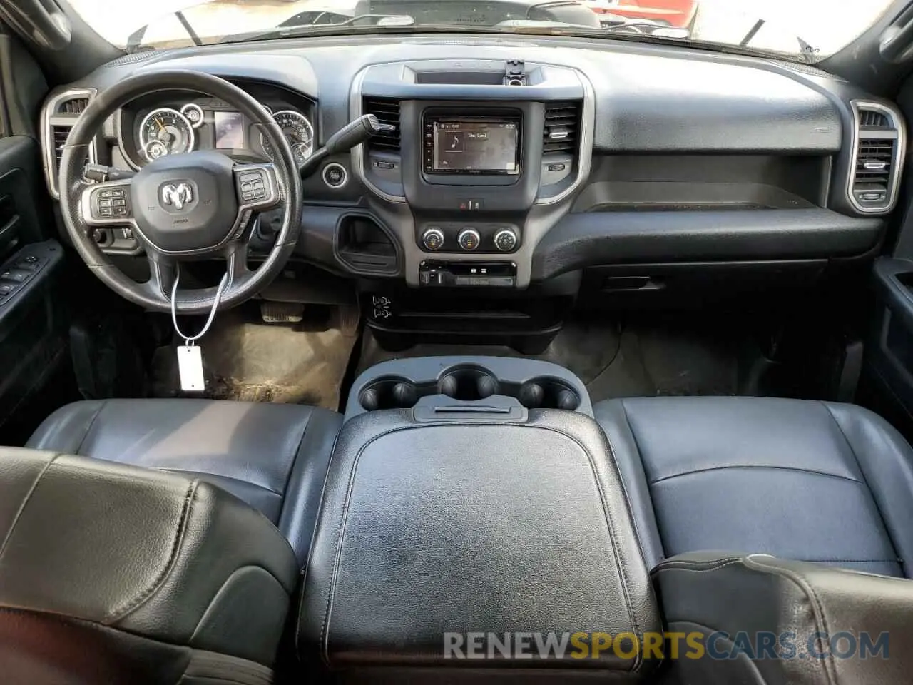 8 fotografías del automóvil dañado 3C6UR5CL2MG519358 RAM 2500 2021