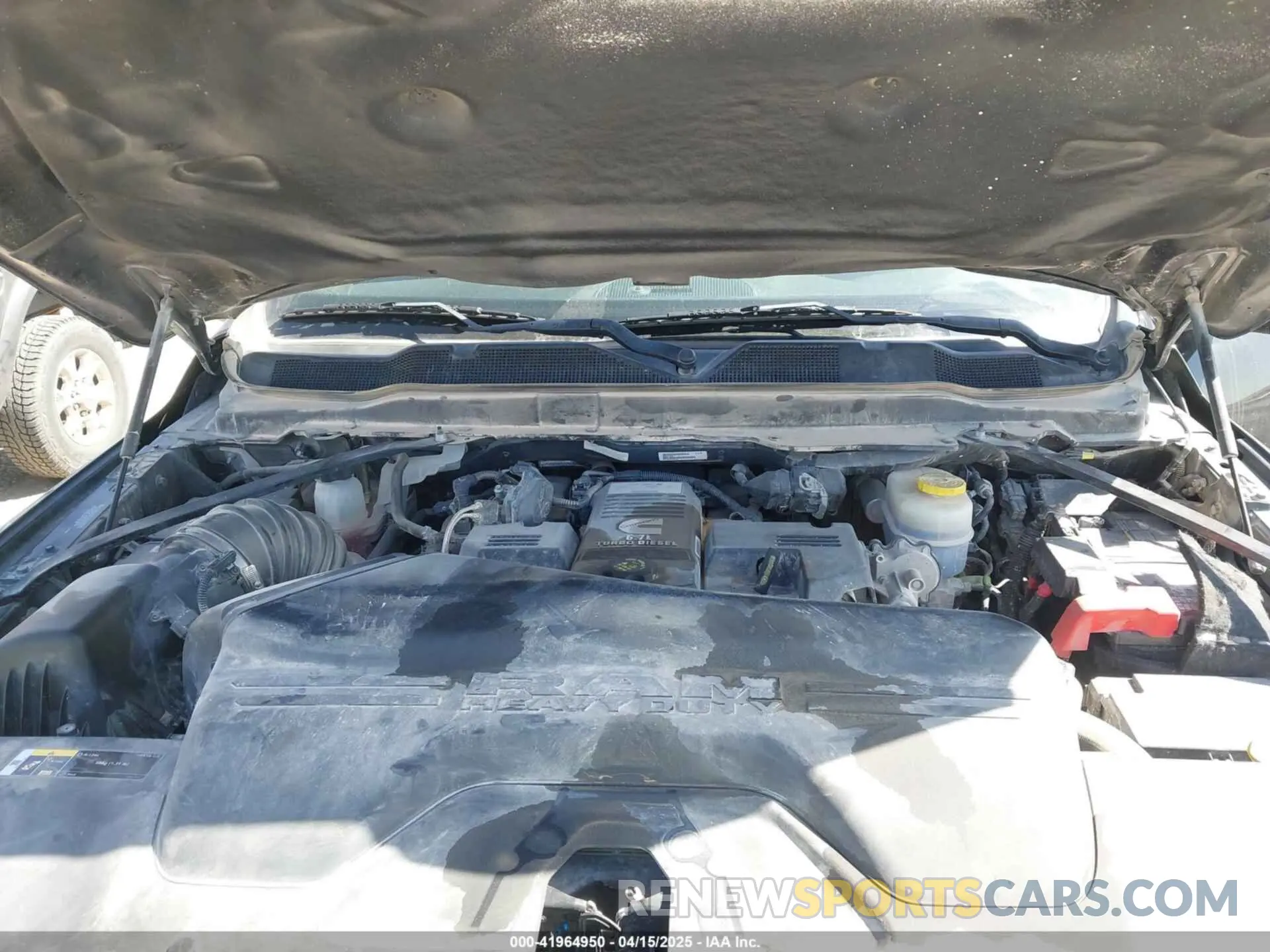 10 fotografías del automóvil dañado 3C6UR5CL4MG675658 RAM 2500 2021