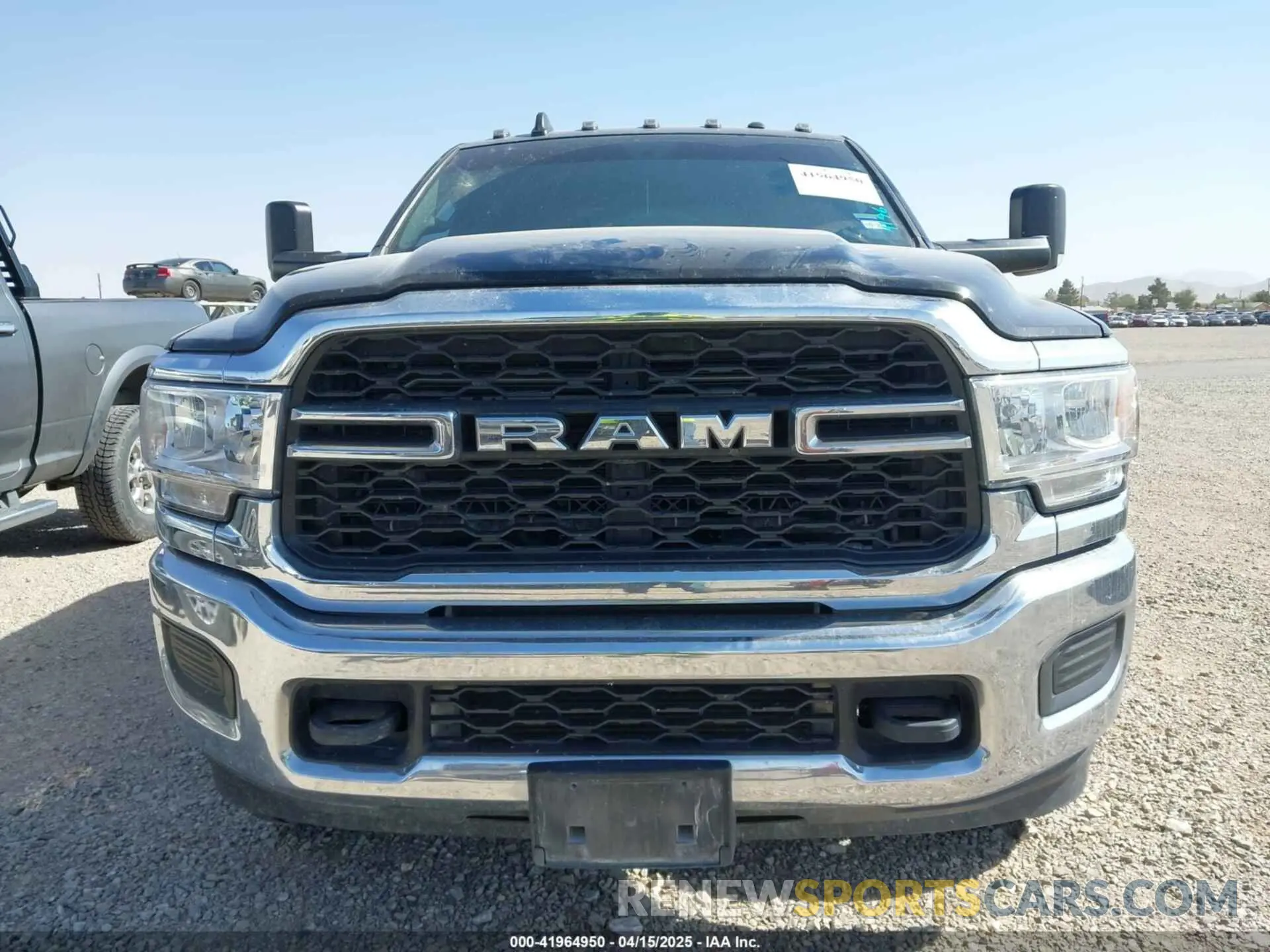 12 fotografías del automóvil dañado 3C6UR5CL4MG675658 RAM 2500 2021