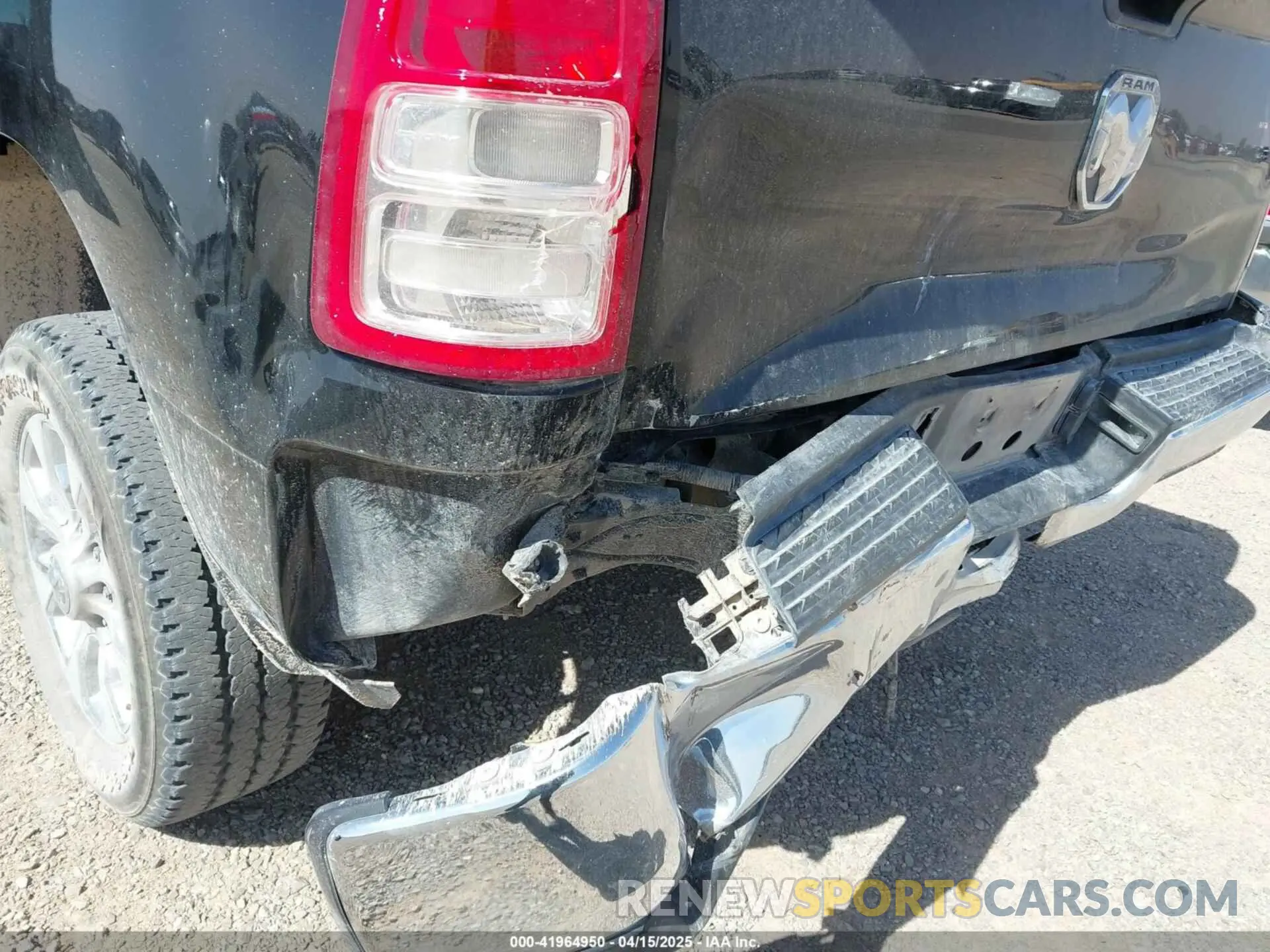 6 fotografías del automóvil dañado 3C6UR5CL4MG675658 RAM 2500 2021