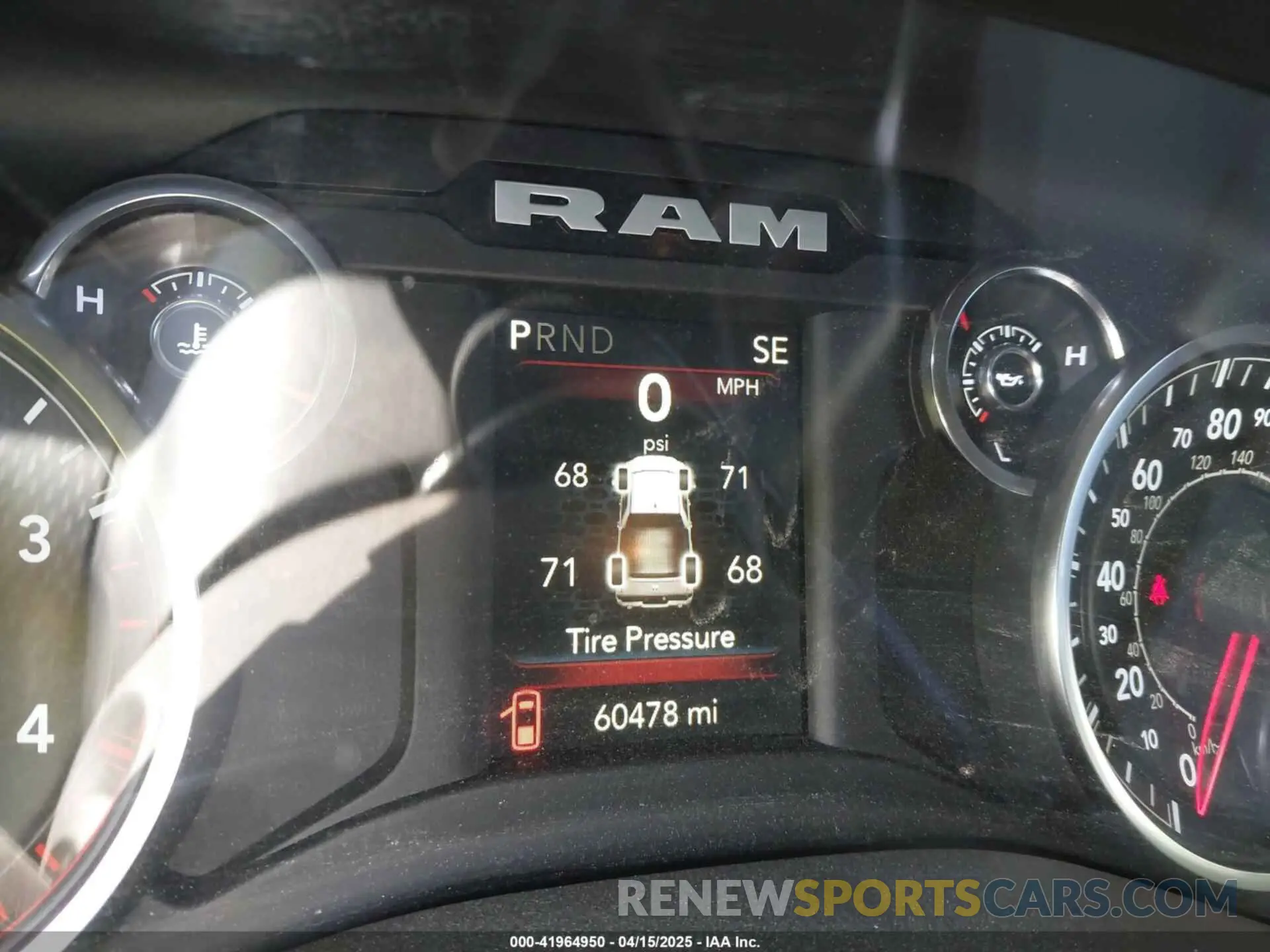 7 fotografías del automóvil dañado 3C6UR5CL4MG675658 RAM 2500 2021