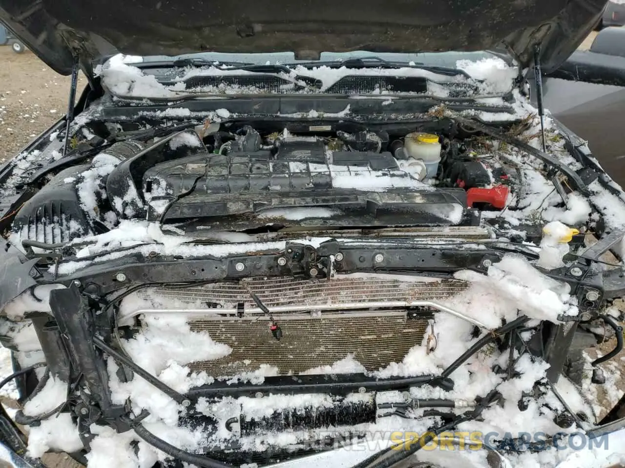 11 fotografías del automóvil dañado 3C6UR5CL8MG538609 RAM 2500 2021