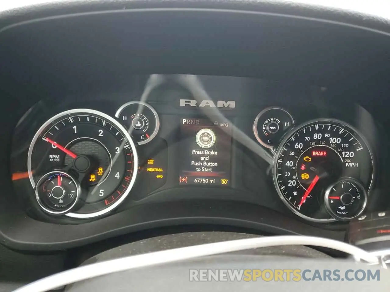 9 fotografías del automóvil dañado 3C6UR5CL8MG631355 RAM 2500 2021