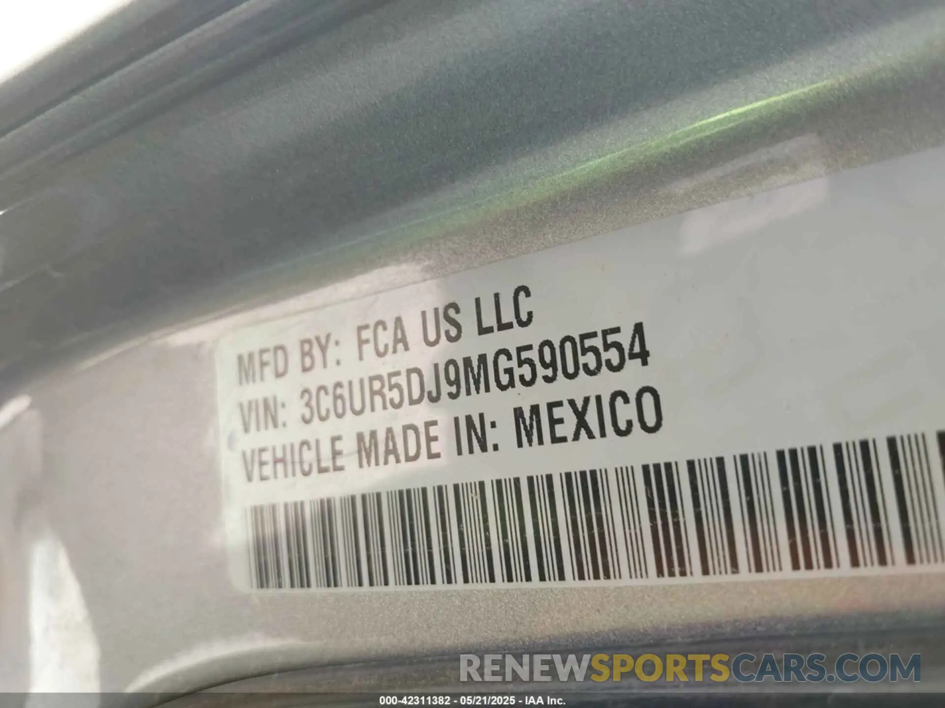 9 fotografías del automóvil dañado 3C6UR5DJ9MG590554 RAM 2500 2021
