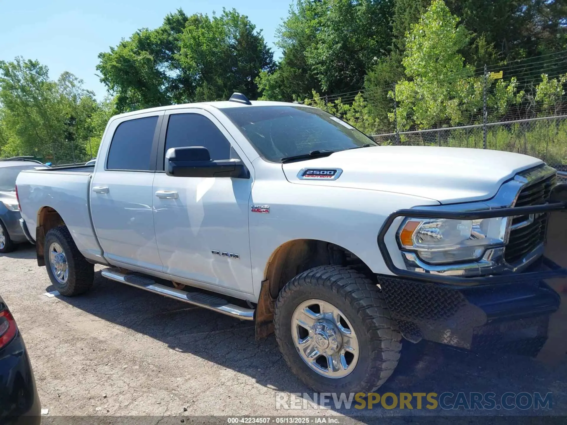 13 fotografías del automóvil dañado 3C6UR5DJ9MG656715 RAM 2500 2021