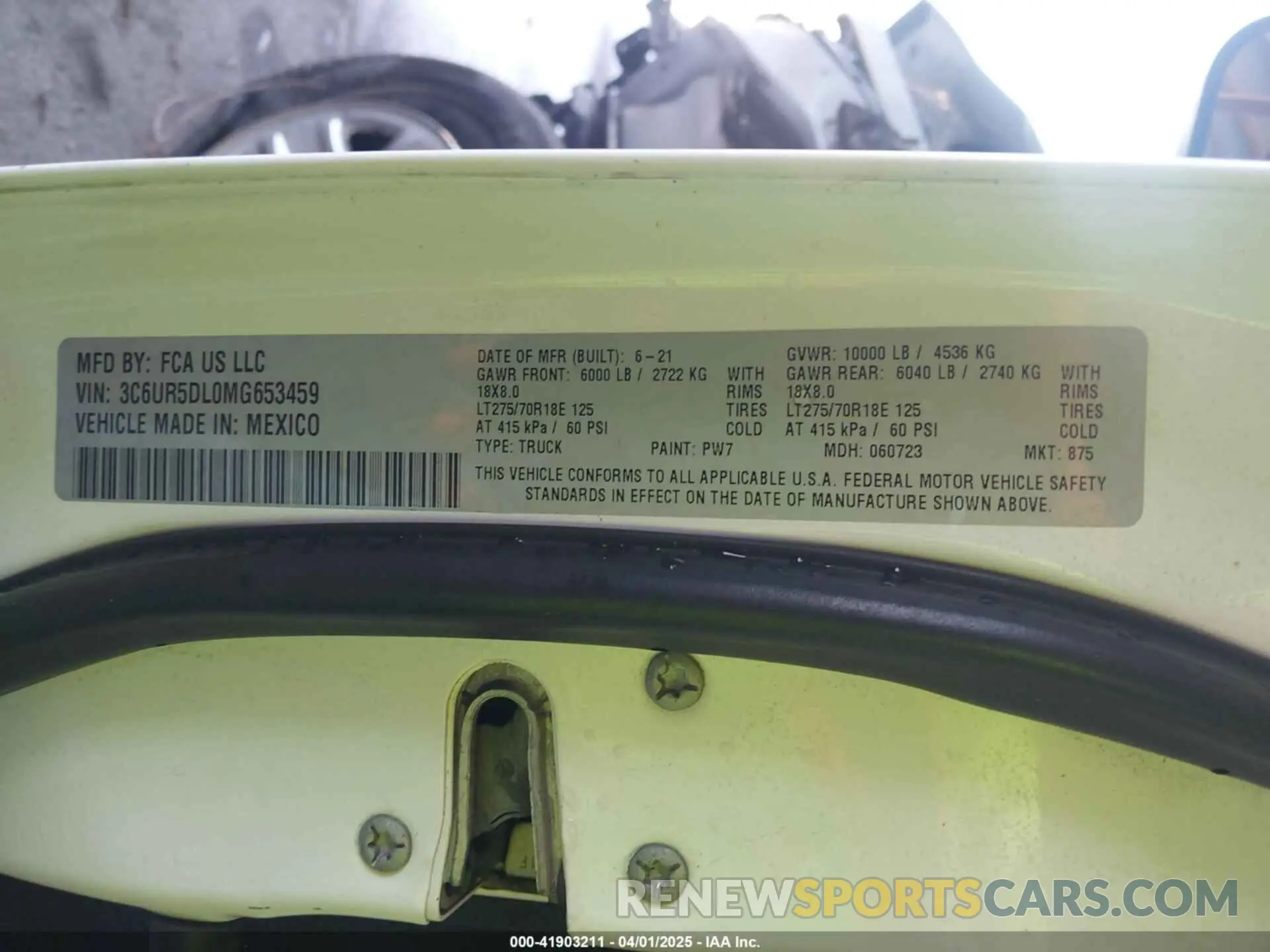 9 fotografías del automóvil dañado 3C6UR5DL0MG653459 RAM 2500 2021