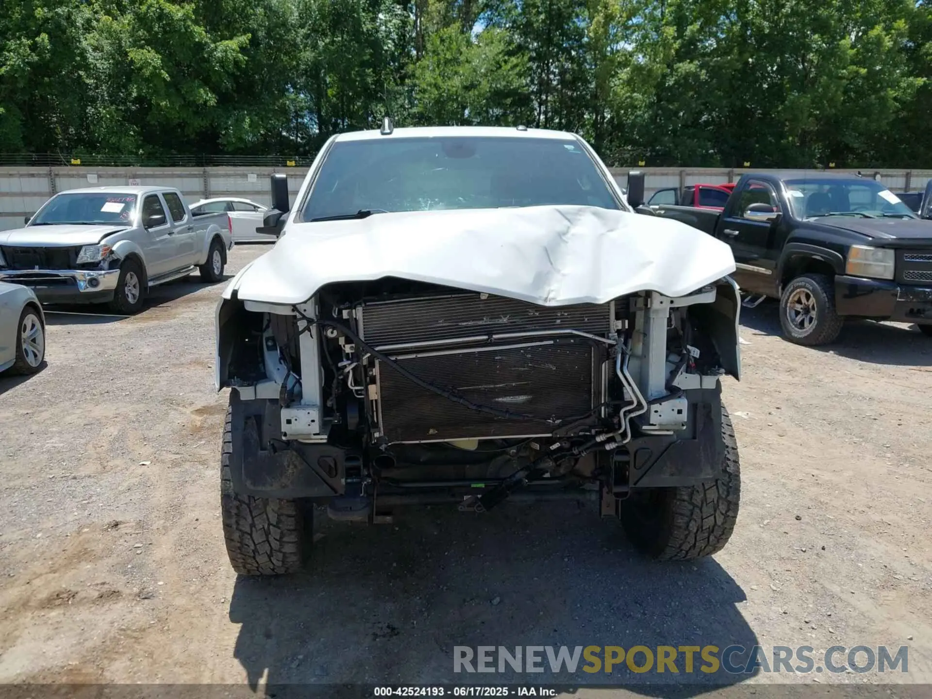 12 fotografías del automóvil dañado 3C6UR5DL1MG554827 RAM 2500 2021