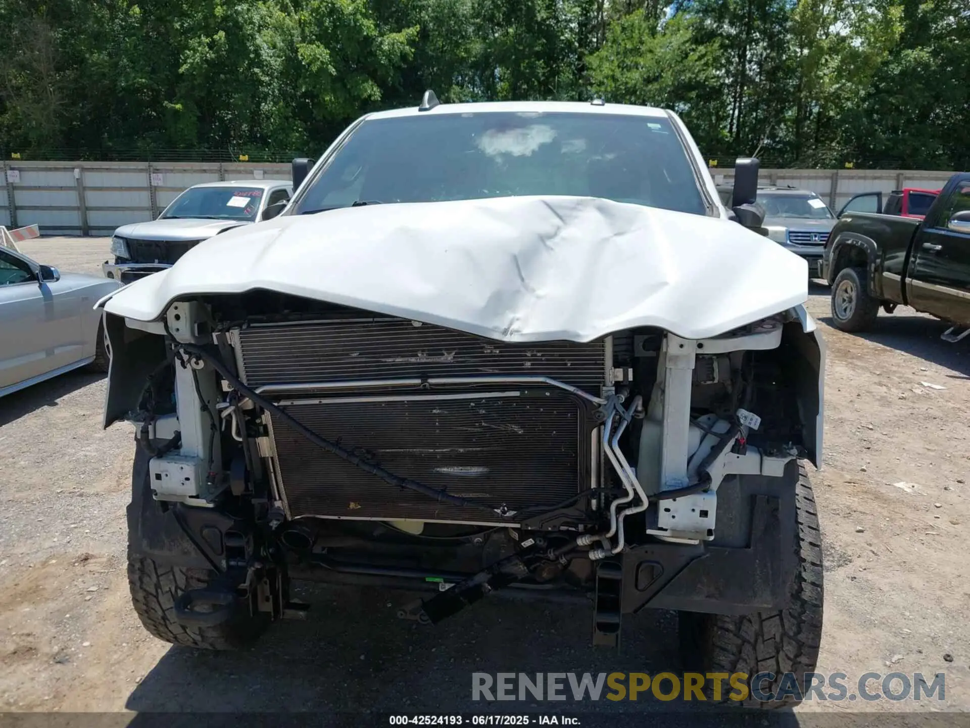 6 fotografías del automóvil dañado 3C6UR5DL1MG554827 RAM 2500 2021