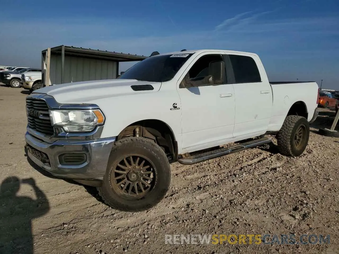 1 fotografías del automóvil dañado 3C6UR5DL2MG555372 RAM 2500 2021