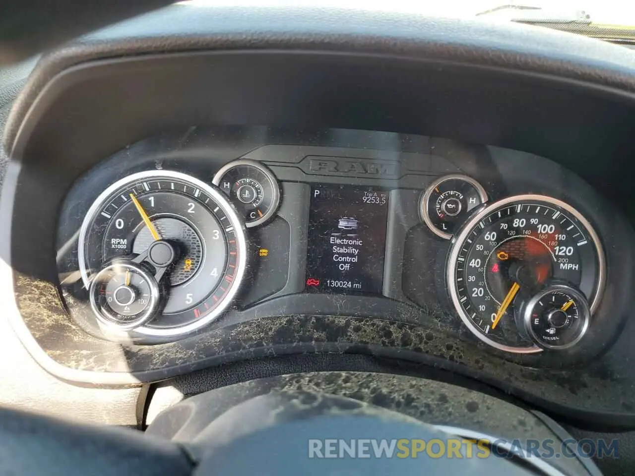 9 fotografías del automóvil dañado 3C6UR5DL2MG627980 RAM 2500 2021