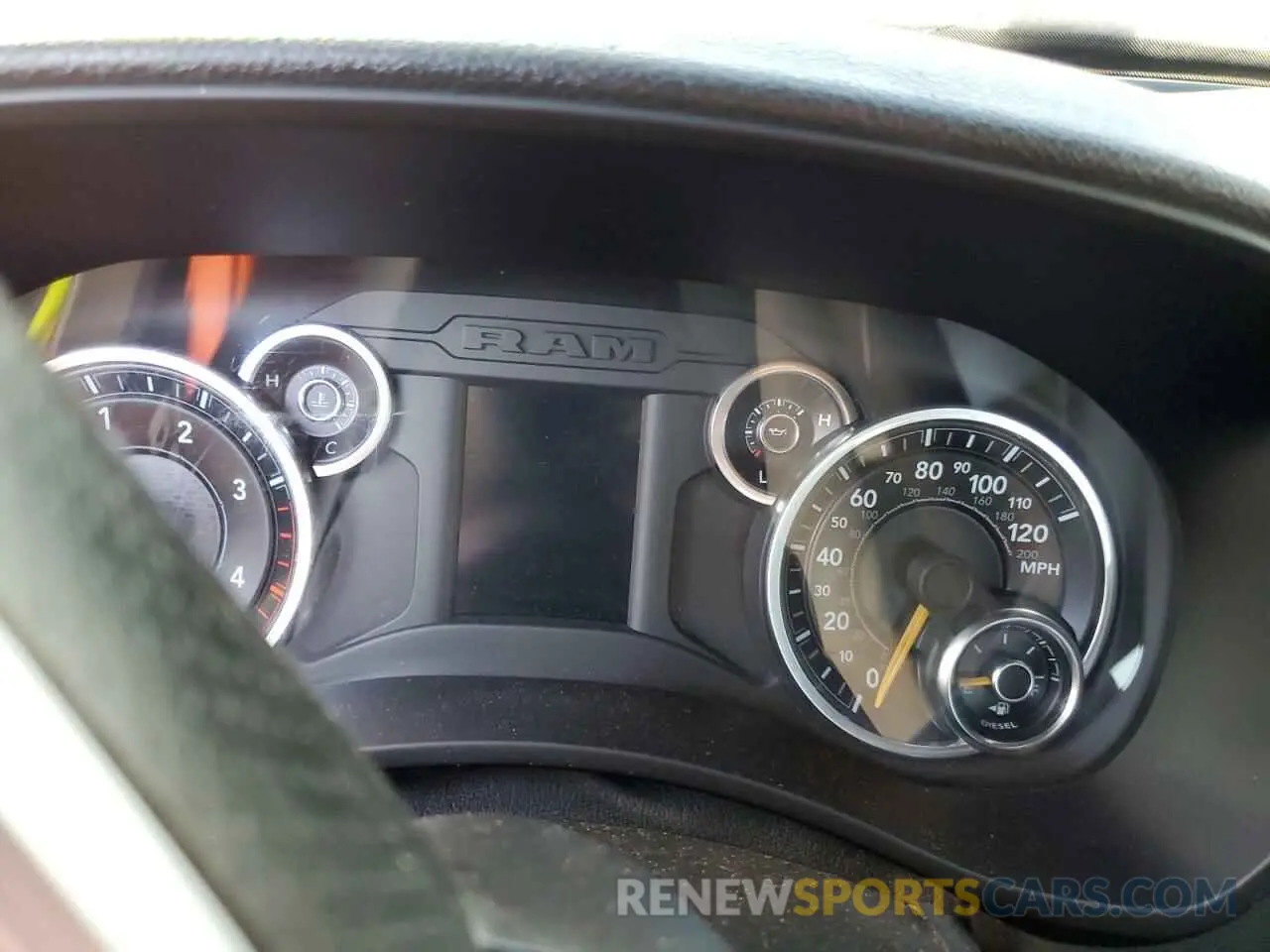 9 fotografías del automóvil dañado 3C6UR5DL5MG507395 RAM 2500 2021