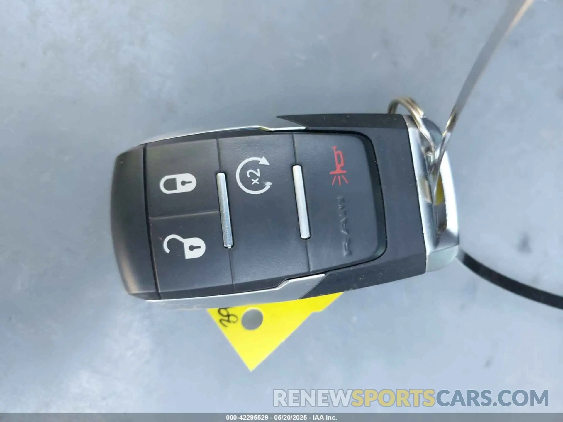 11 fotografías del automóvil dañado 3C6UR5DL6MG512539 RAM 2500 2021