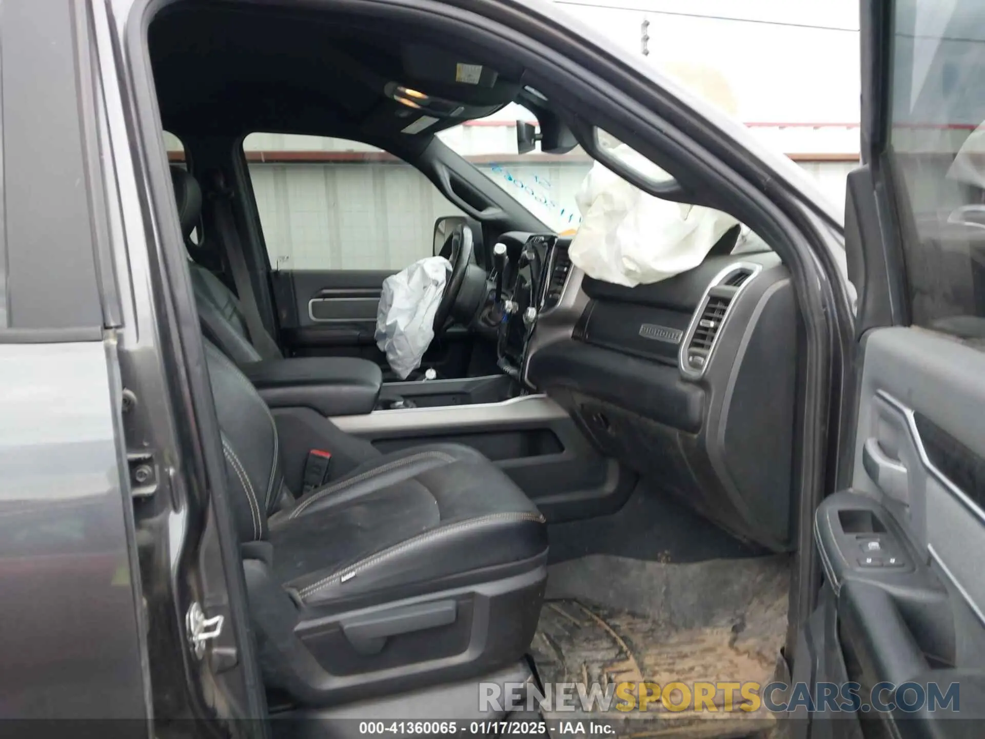 5 fotografías del automóvil dañado 3C6UR5DL8MG669814 RAM 2500 2021