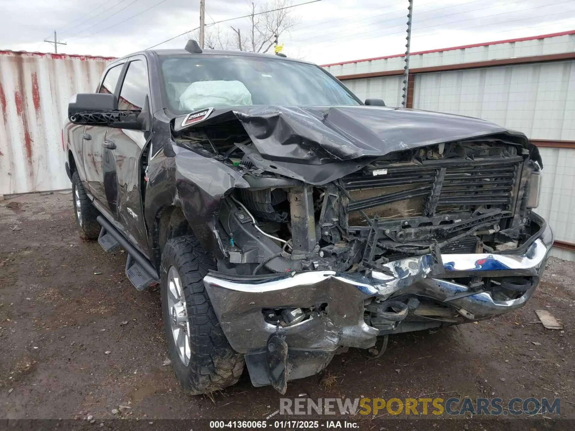 6 fotografías del automóvil dañado 3C6UR5DL8MG669814 RAM 2500 2021