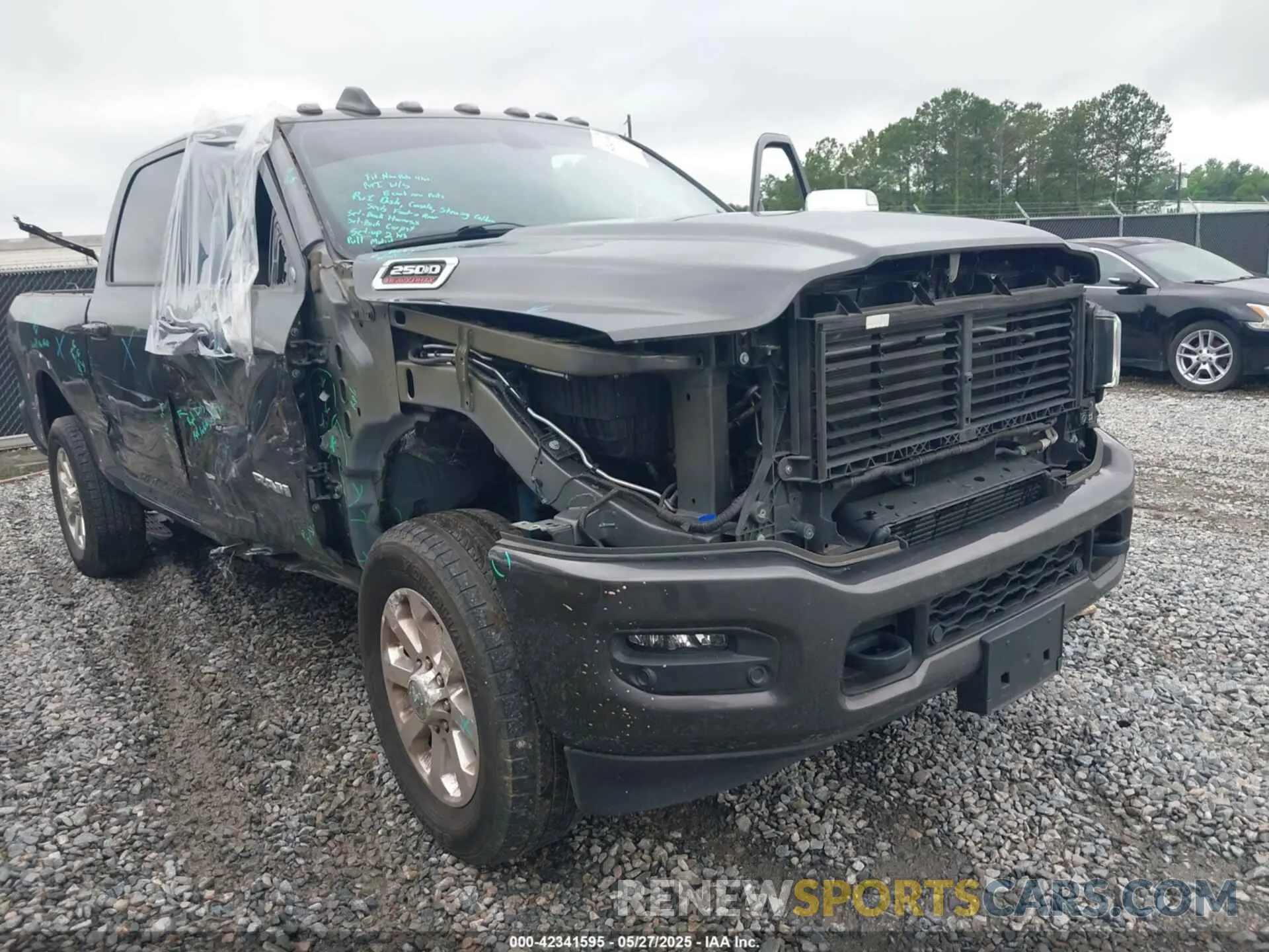 6 fotografías del automóvil dañado 3C6UR5FL1MG561600 RAM 2500 2021