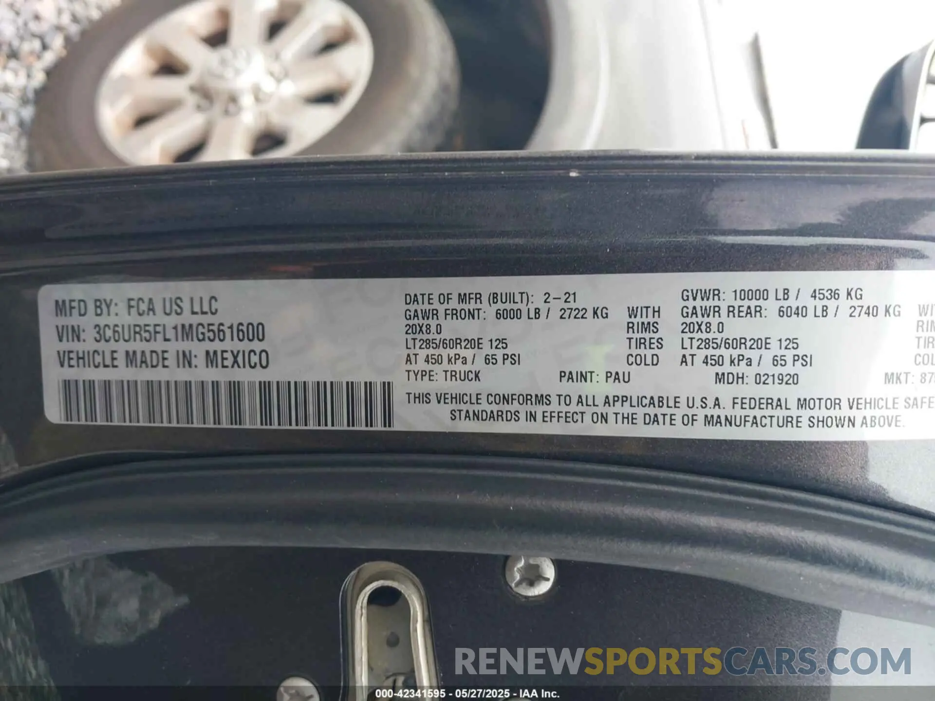9 fotografías del automóvil dañado 3C6UR5FL1MG561600 RAM 2500 2021