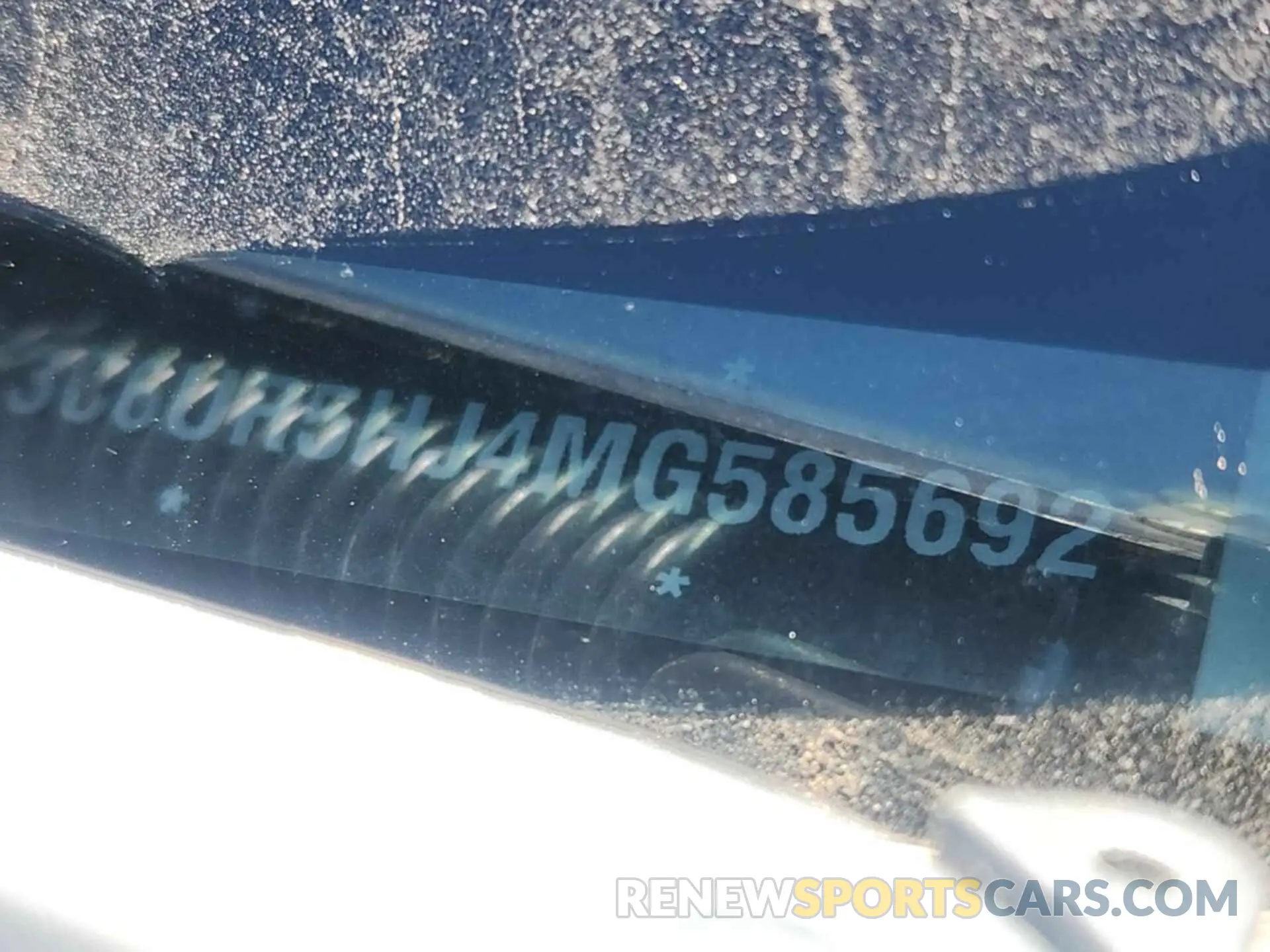 10 fotografías del automóvil dañado 3C6UR5HJ4MG585692 RAM 2500 2021