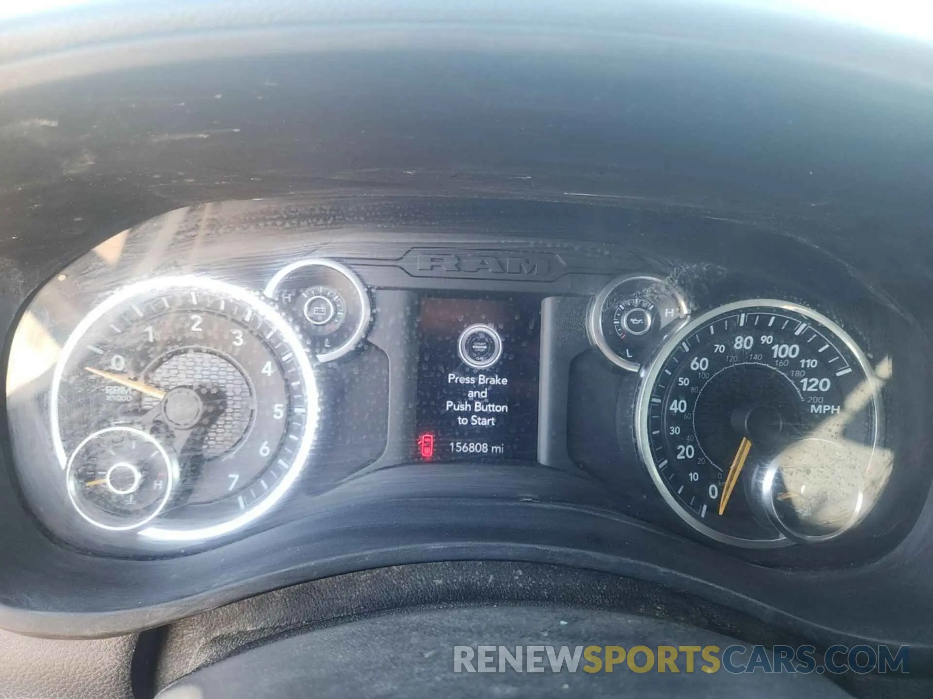 20 fotografías del automóvil dañado 3C6UR5HJ4MG585692 RAM 2500 2021