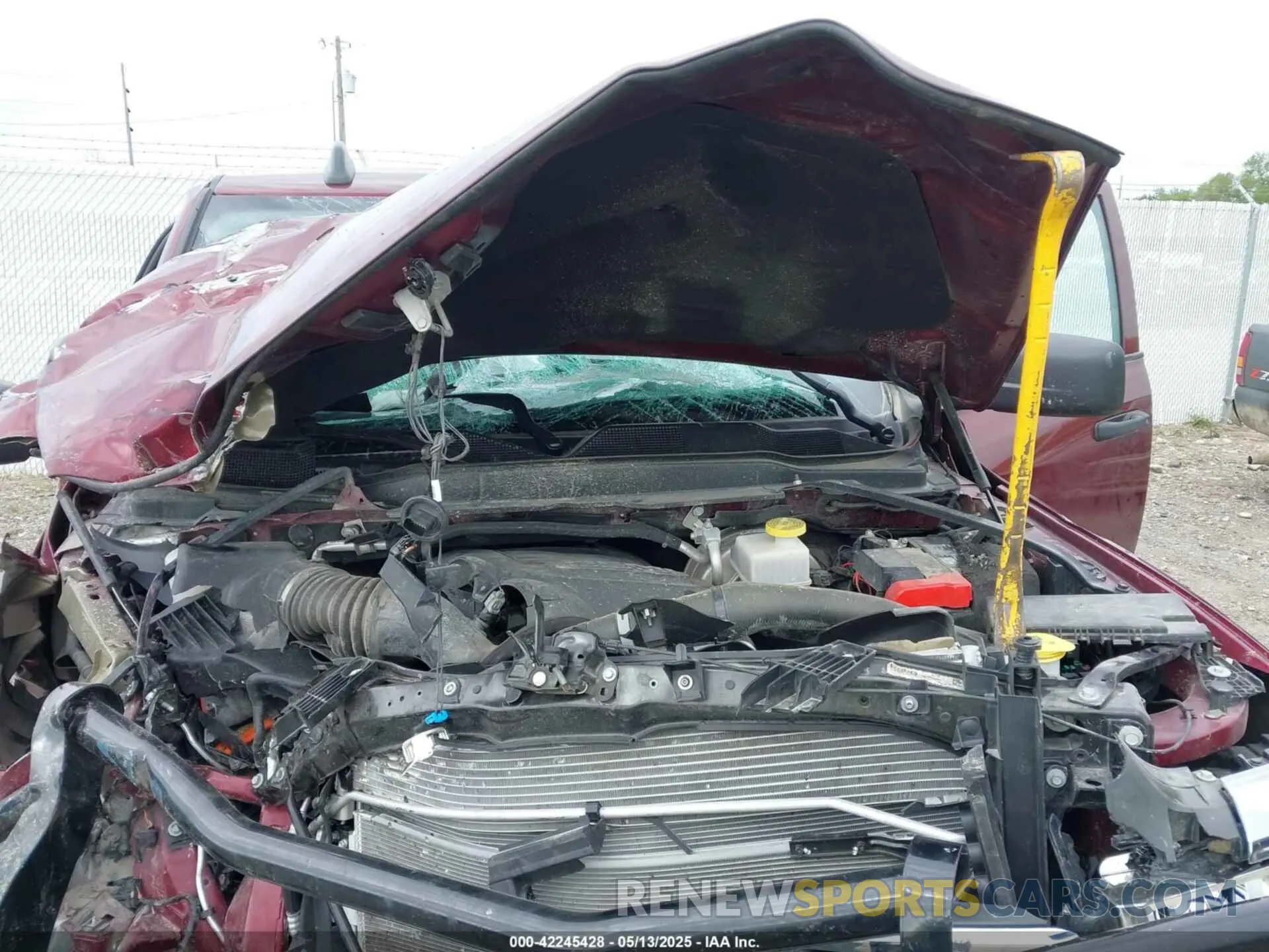 10 fotografías del automóvil dañado 3C6UR5HJ8MG661057 RAM 2500 2021