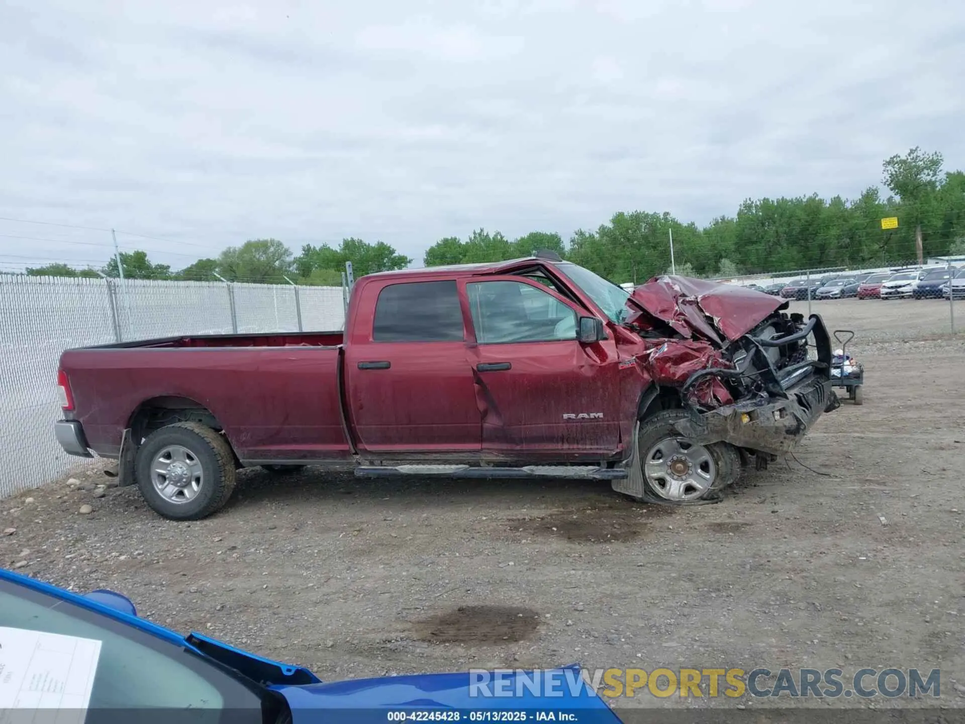 14 fotografías del automóvil dañado 3C6UR5HJ8MG661057 RAM 2500 2021