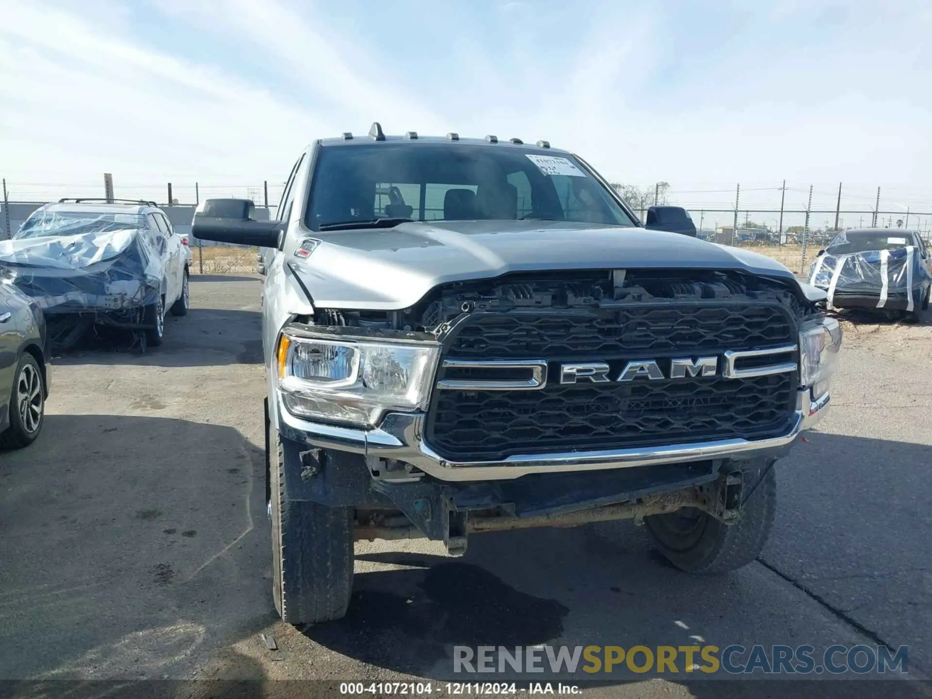 13 fotografías del automóvil dañado 3C6UR5HJ9MG610232 RAM 2500 2021