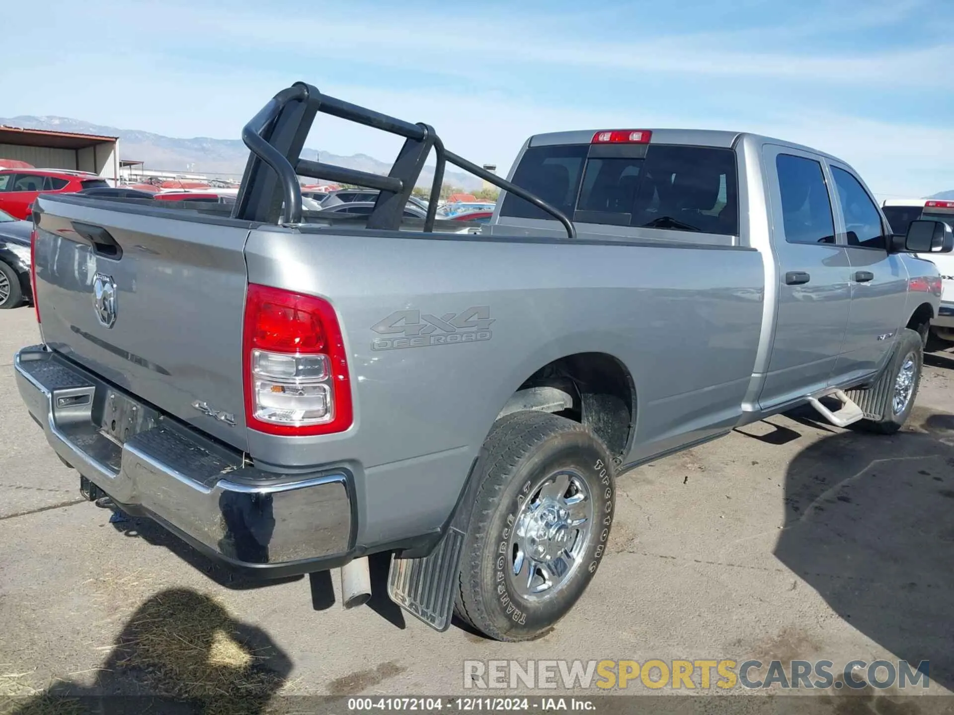 4 fotografías del automóvil dañado 3C6UR5HJ9MG610232 RAM 2500 2021