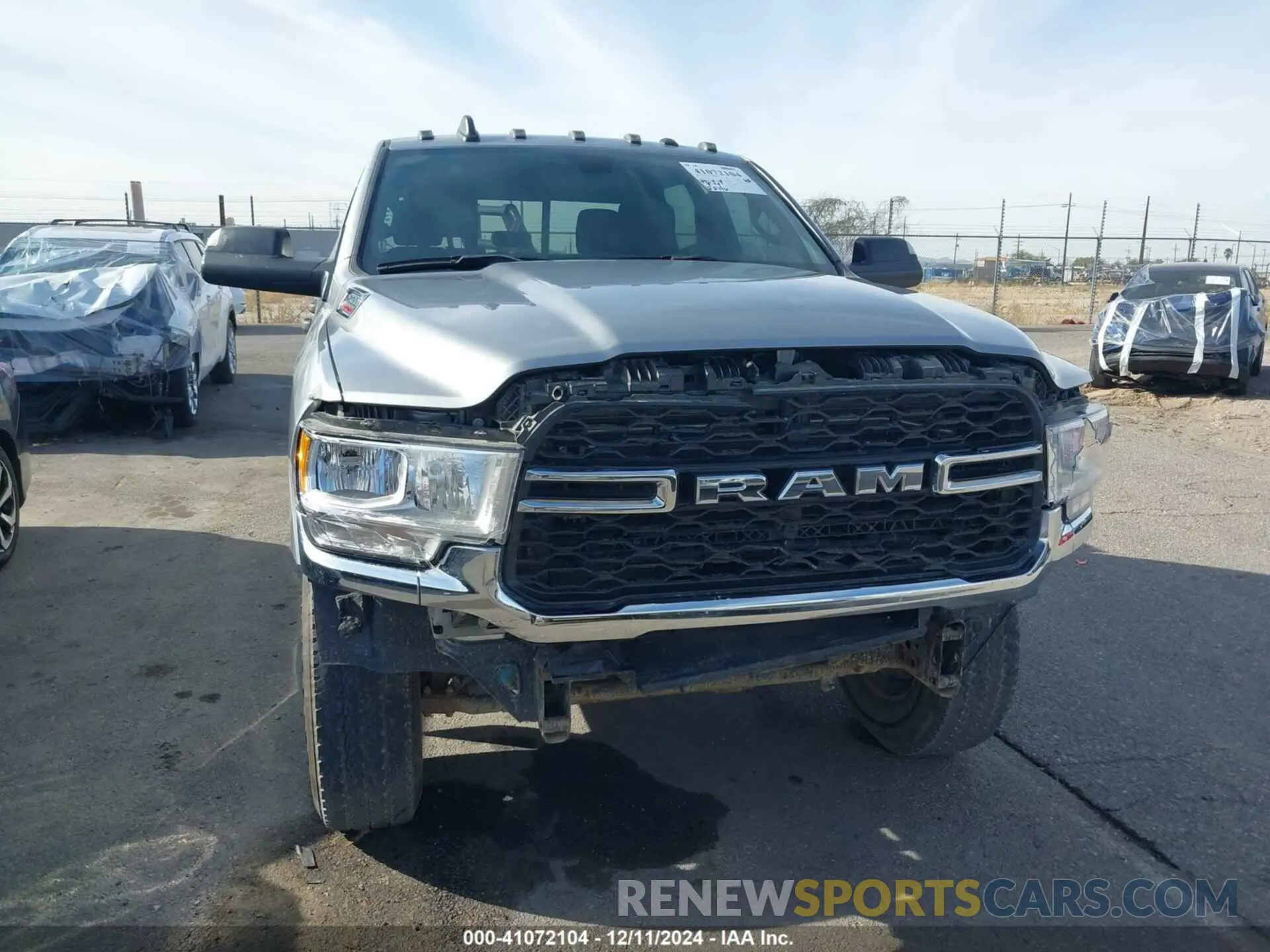 6 fotografías del automóvil dañado 3C6UR5HJ9MG610232 RAM 2500 2021
