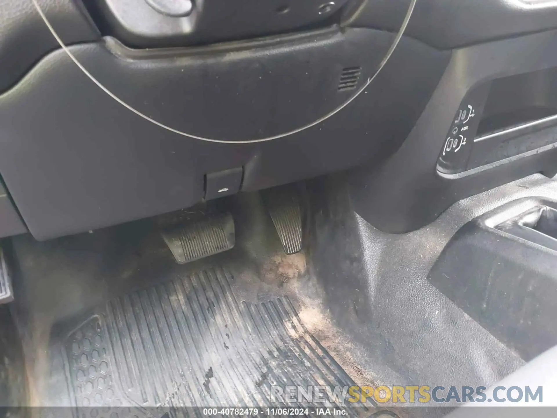 11 fotografías del automóvil dañado 3C6UR5HL0MG648241 RAM 2500 2021
