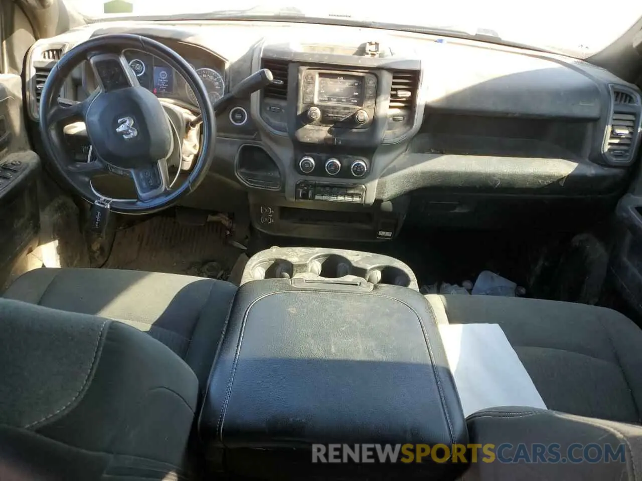 8 fotografías del automóvil dañado 3C6UR5HLXMG532657 RAM 2500 2021