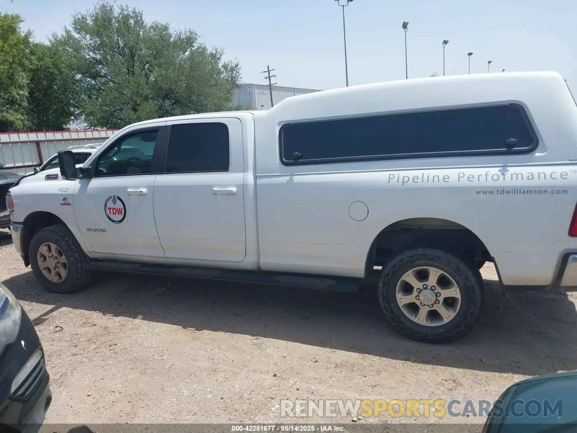 15 fotografías del automóvil dañado 3C6UR5JL1MG652017 RAM 2500 2021