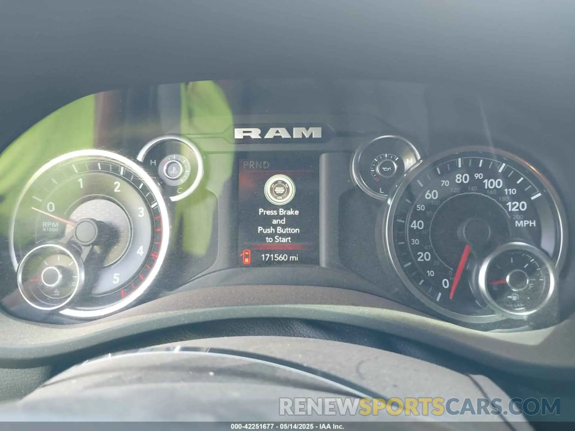 7 fotografías del automóvil dañado 3C6UR5JL1MG652017 RAM 2500 2021