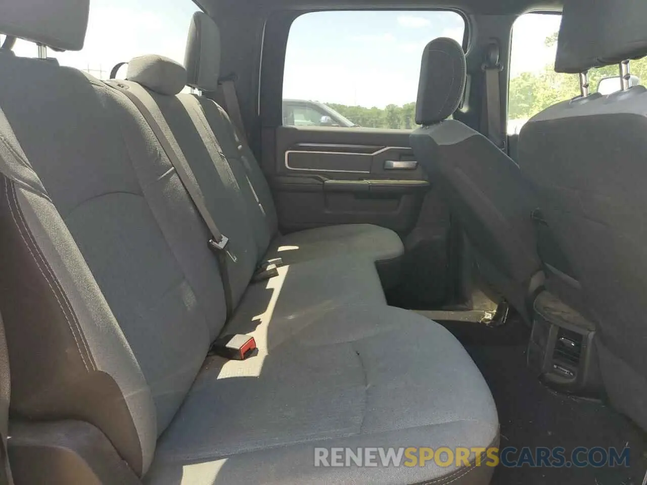 11 fotografías del automóvil dañado 3C6UR5JL2MG554761 RAM 2500 2021