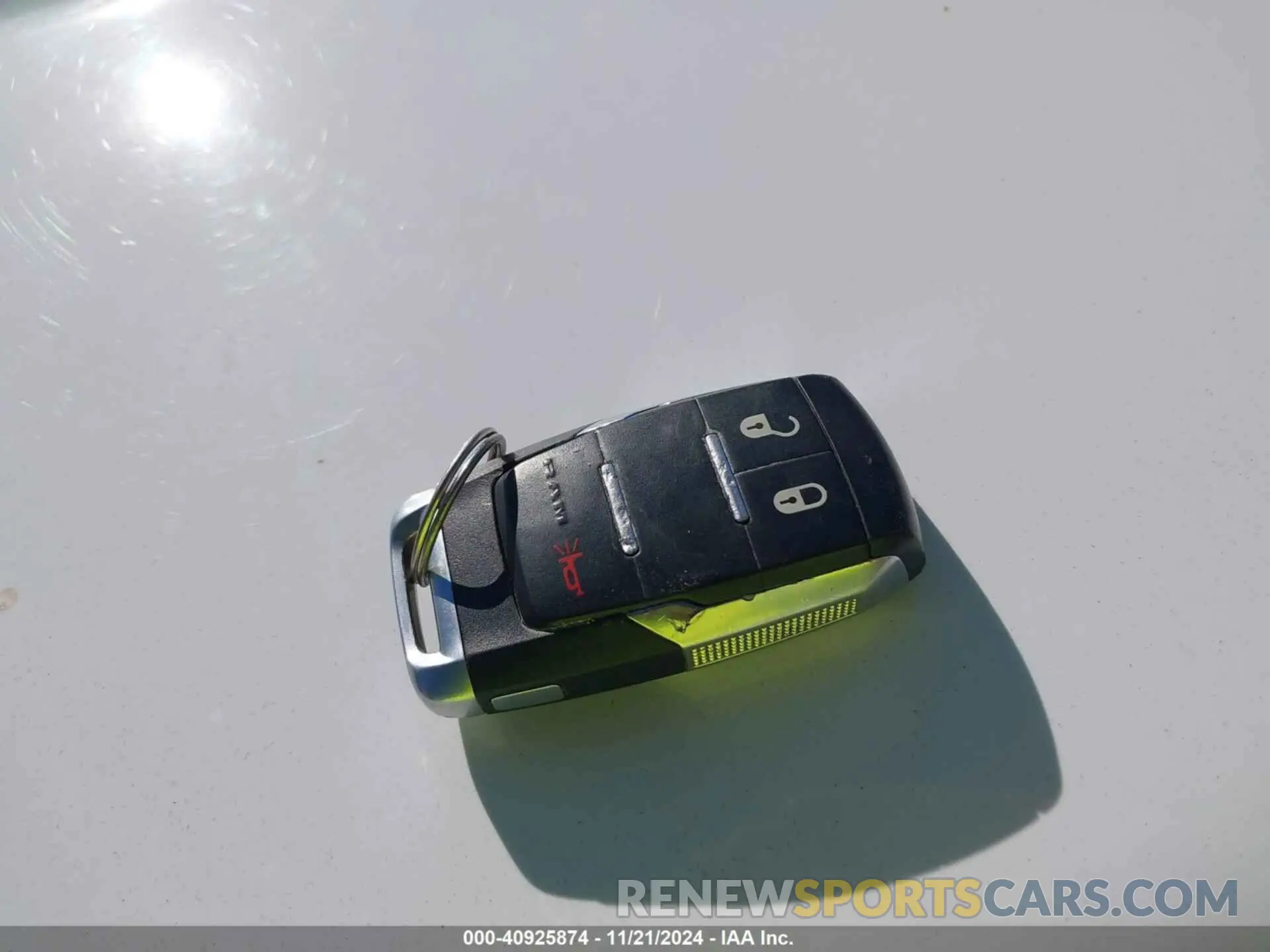 11 fotografías del automóvil dañado 3C6UR5JL6MG542354 RAM 2500 2021
