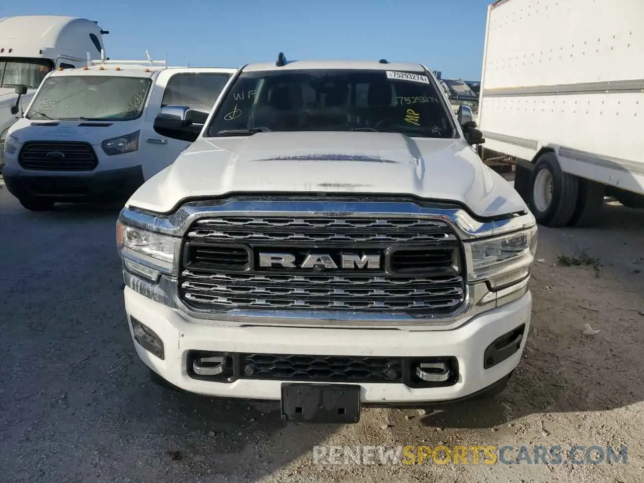 5 fotografías del automóvil dañado 3C6UR5TL8MG501236 RAM 2500 2021