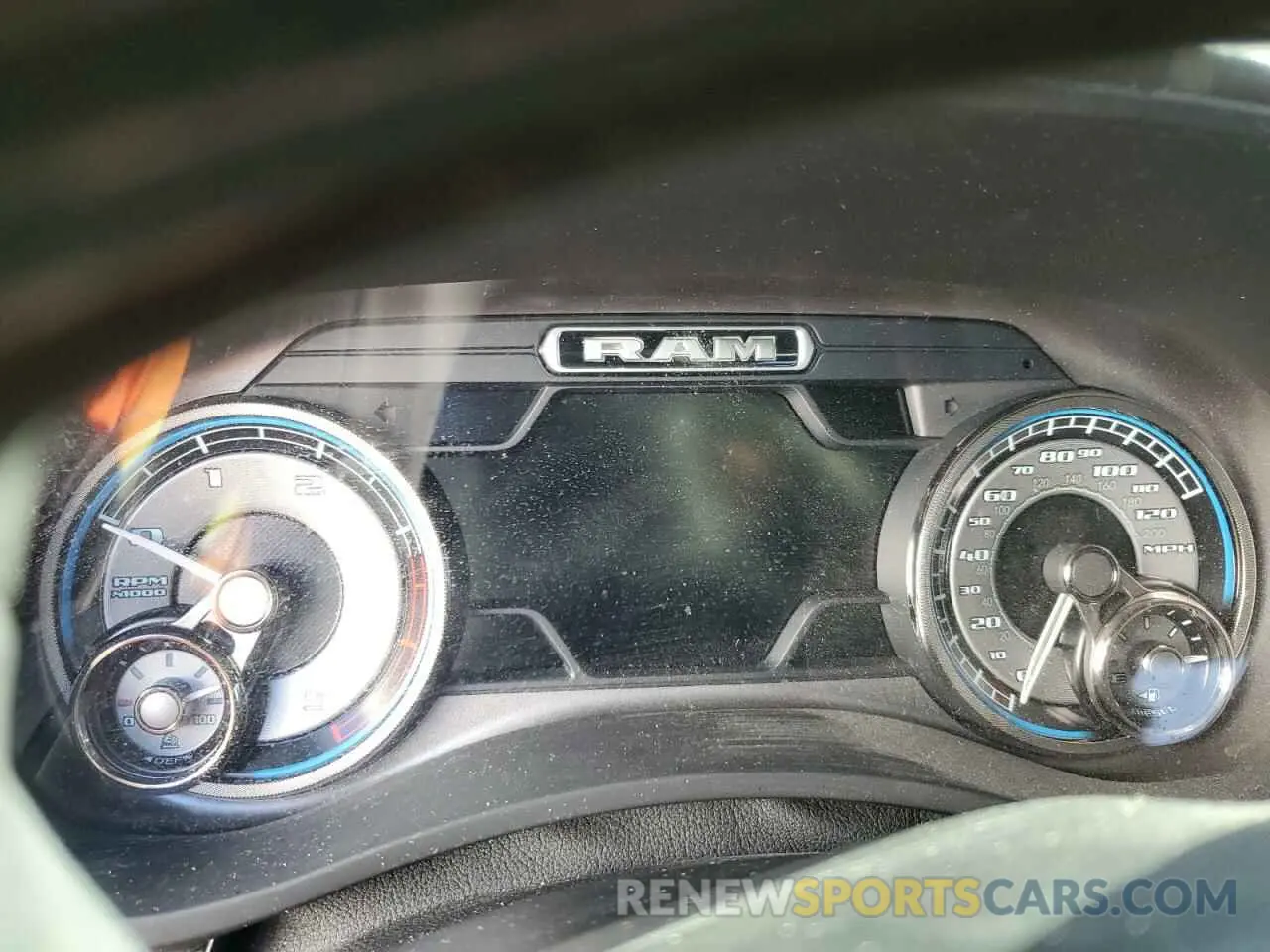 9 fotografías del automóvil dañado 3C6UR5TL8MG501236 RAM 2500 2021