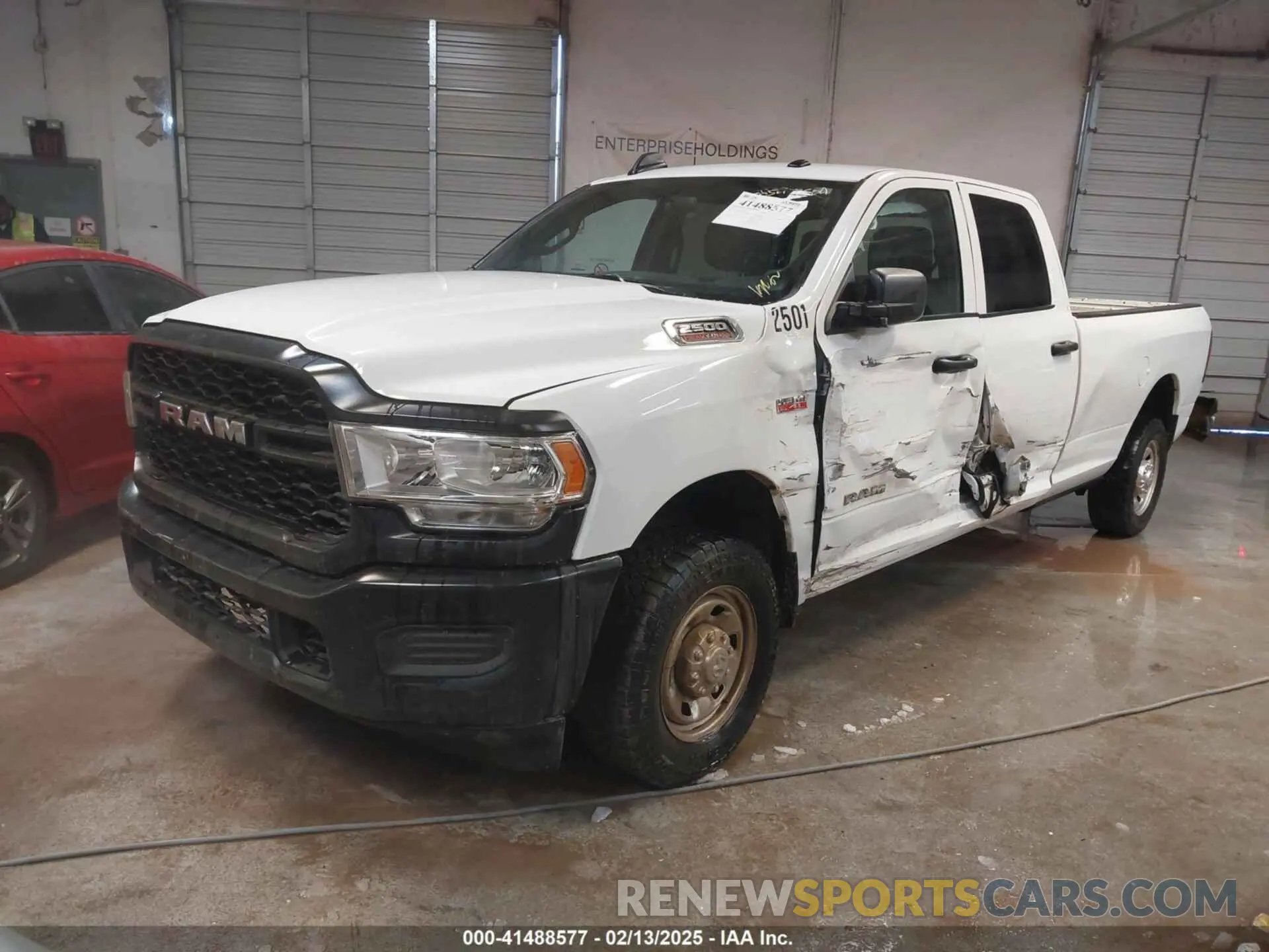 2 fotografías del automóvil dañado 3C6UR4HJ0NG120662 RAM 2500 2022