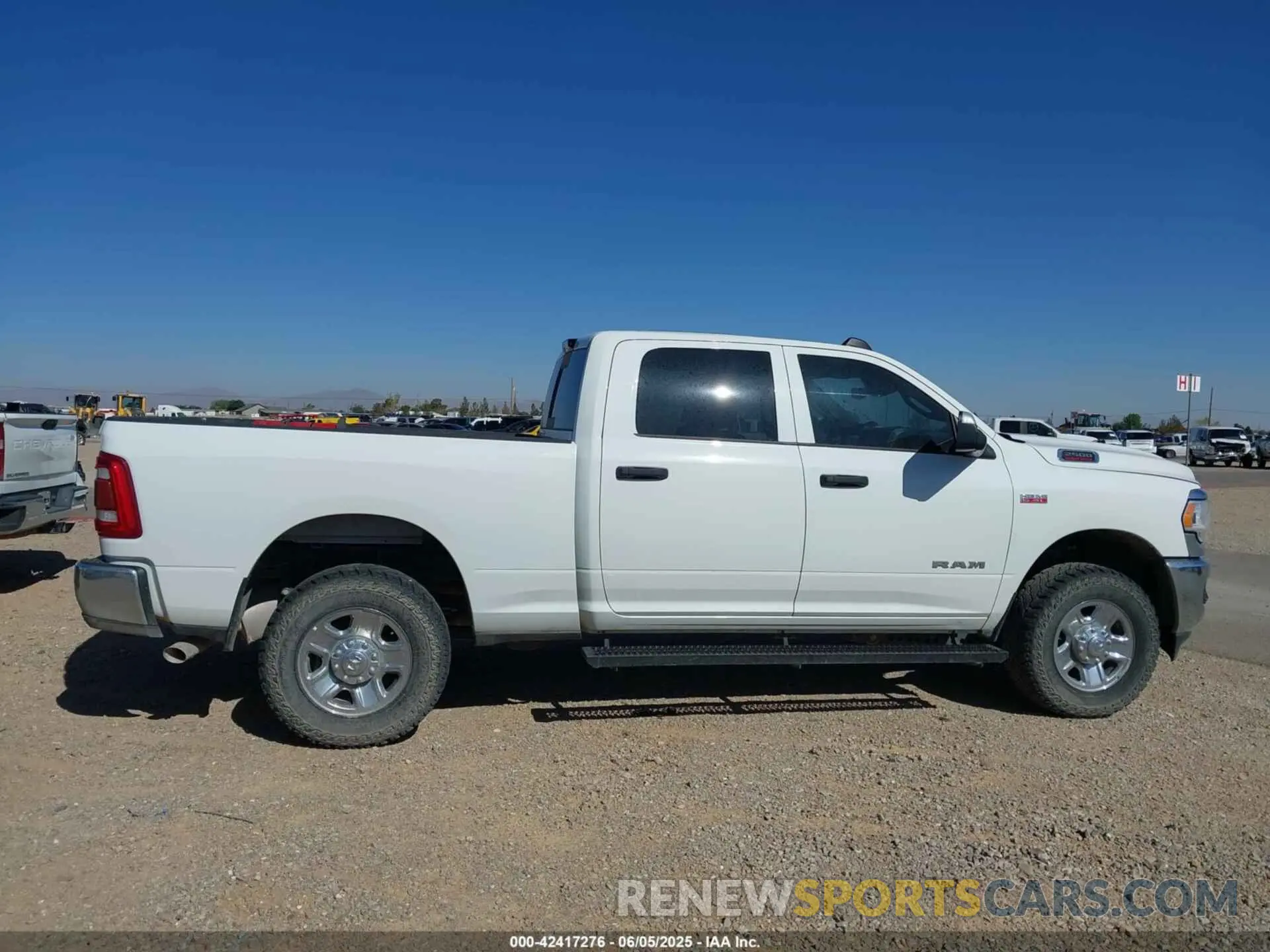 13 fotografías del automóvil dañado 3C6UR5CJ2NG272004 RAM 2500 2022