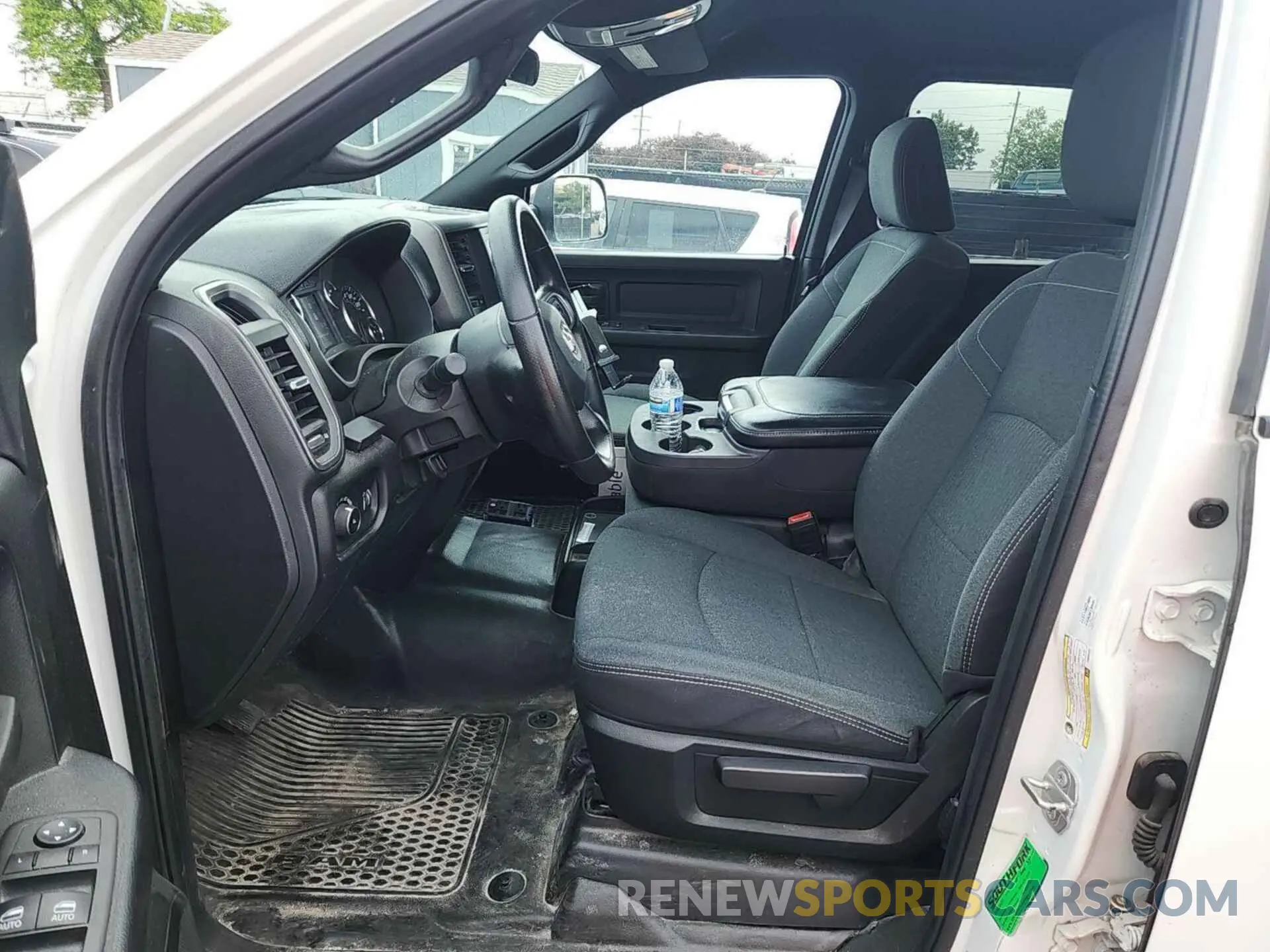 2 fotografías del automóvil dañado 3C6UR5CJ3NG322473 RAM 2500 2022