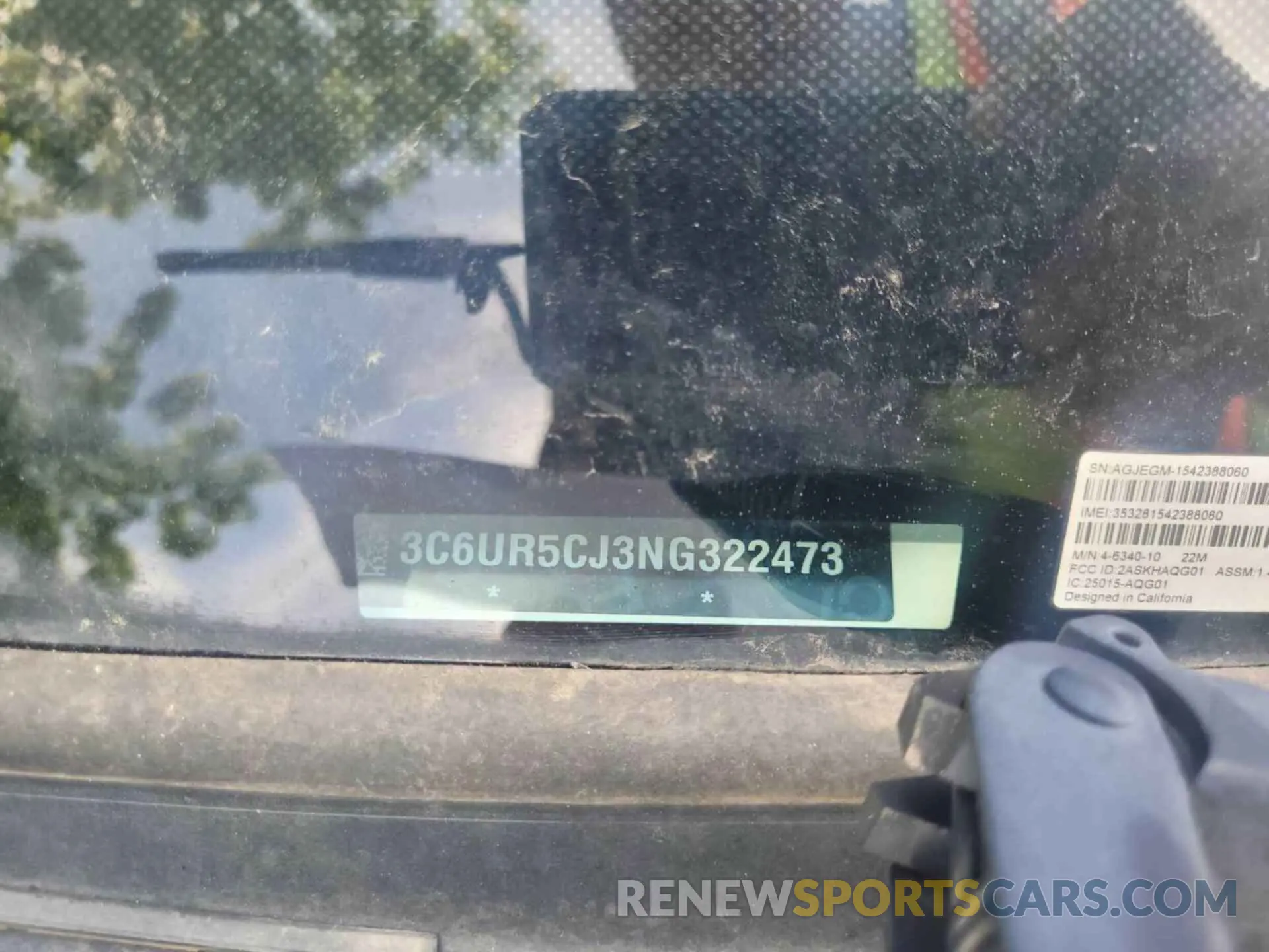 4 fotografías del automóvil dañado 3C6UR5CJ3NG322473 RAM 2500 2022